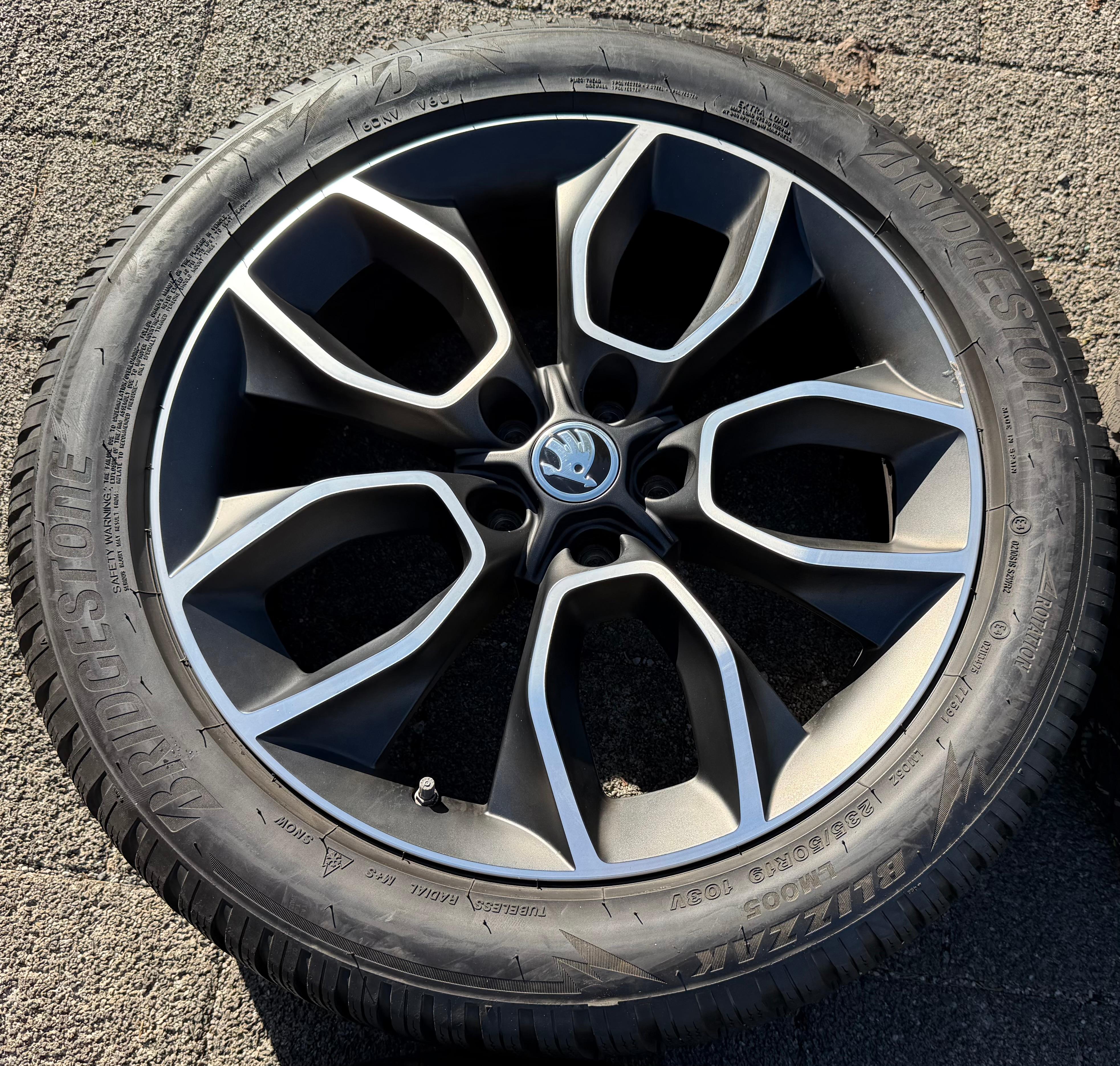 4 Original 19" Alu Winterräder Skoda Kodiaq NS7 235/50R19 103V 2022 Bridgestone