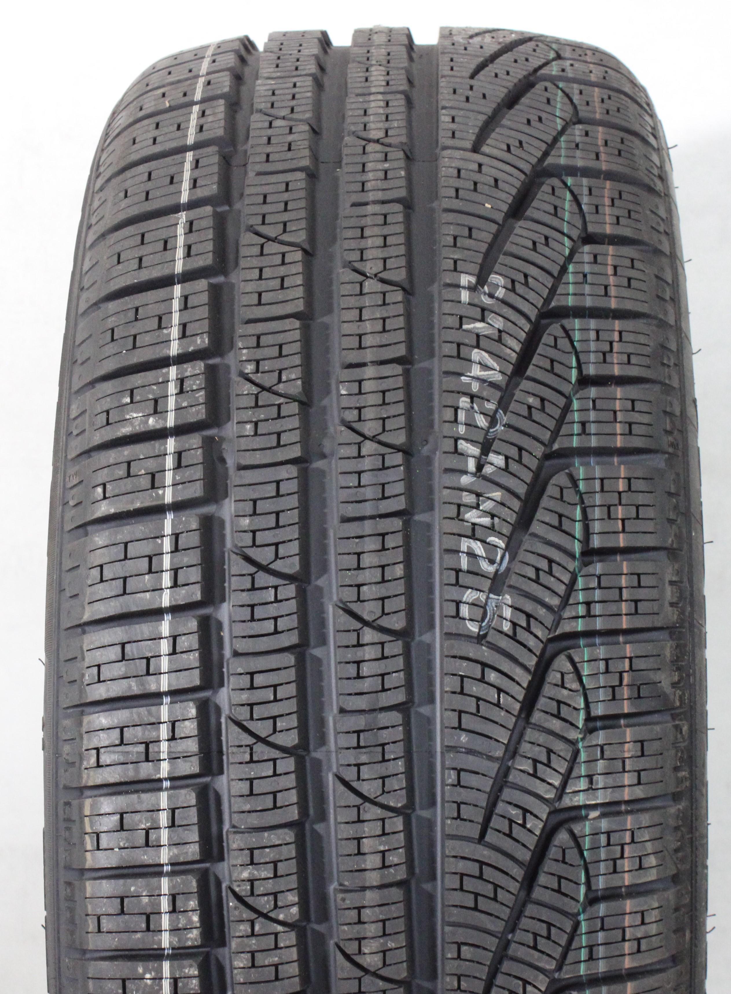 1 x 235/40R19 96V Pneumatico invernale Pirelli Sottozero Winter 240 Serie 2 AO battistrada completo 2020