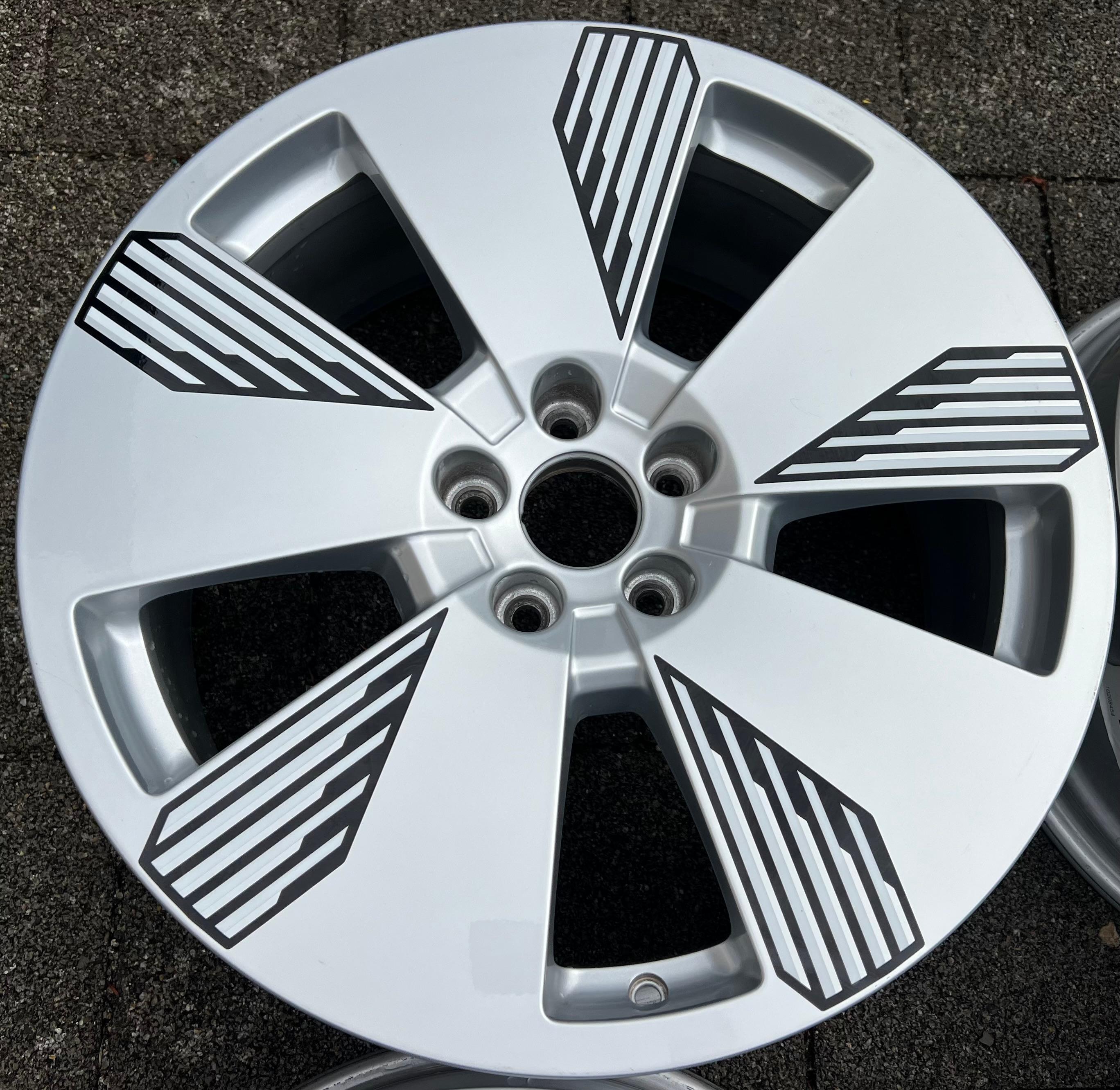 4 ORIGINAL 19" ALUFELGEN AUDI E-TRON GEN 8,5x19 ET36 4KE601025Q FREIHAUS