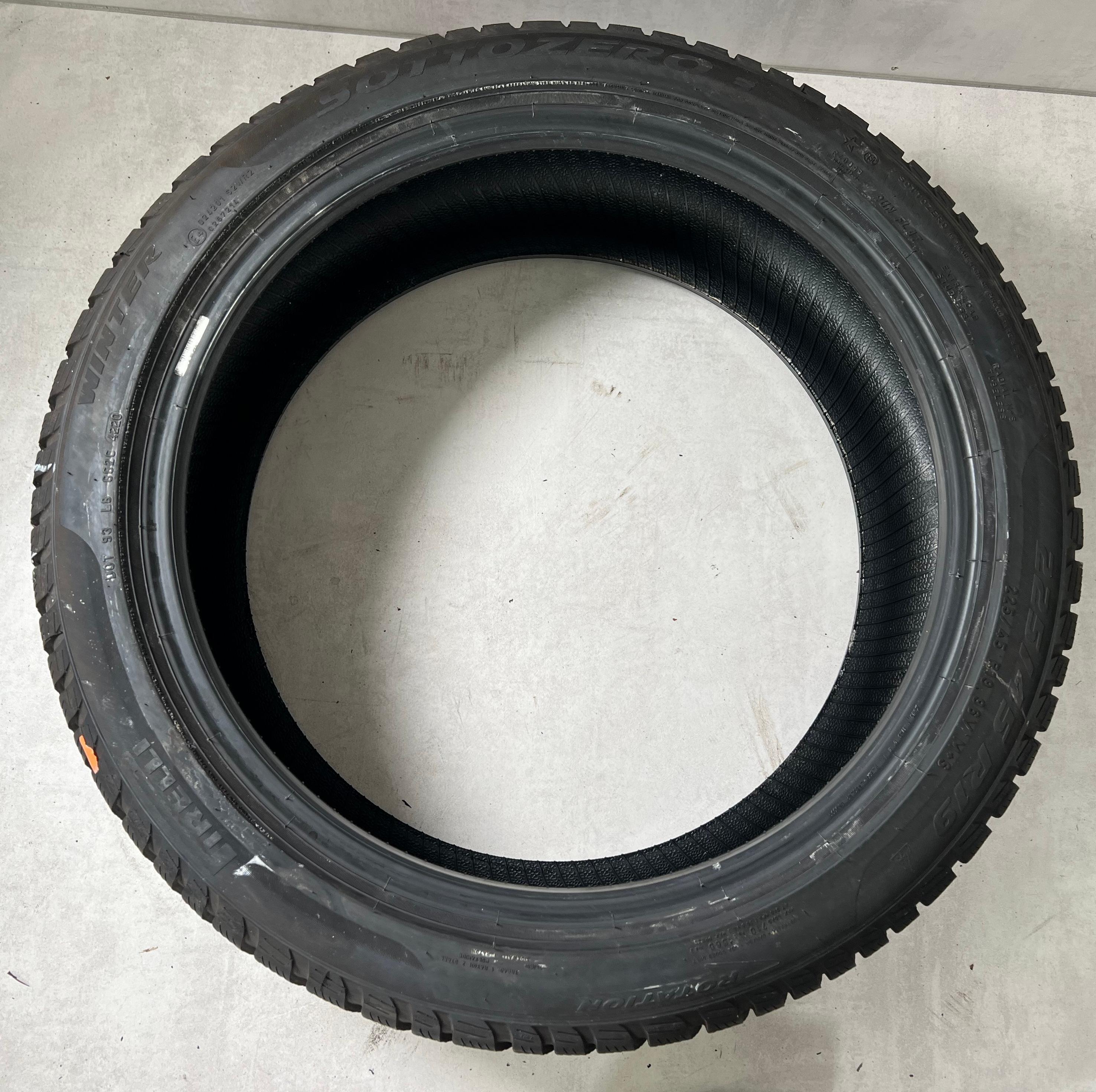 4 x 225/45R19 96V Winterreifen Pirelli Sottozero 3 Runflat 6,5-7mm 2020 *