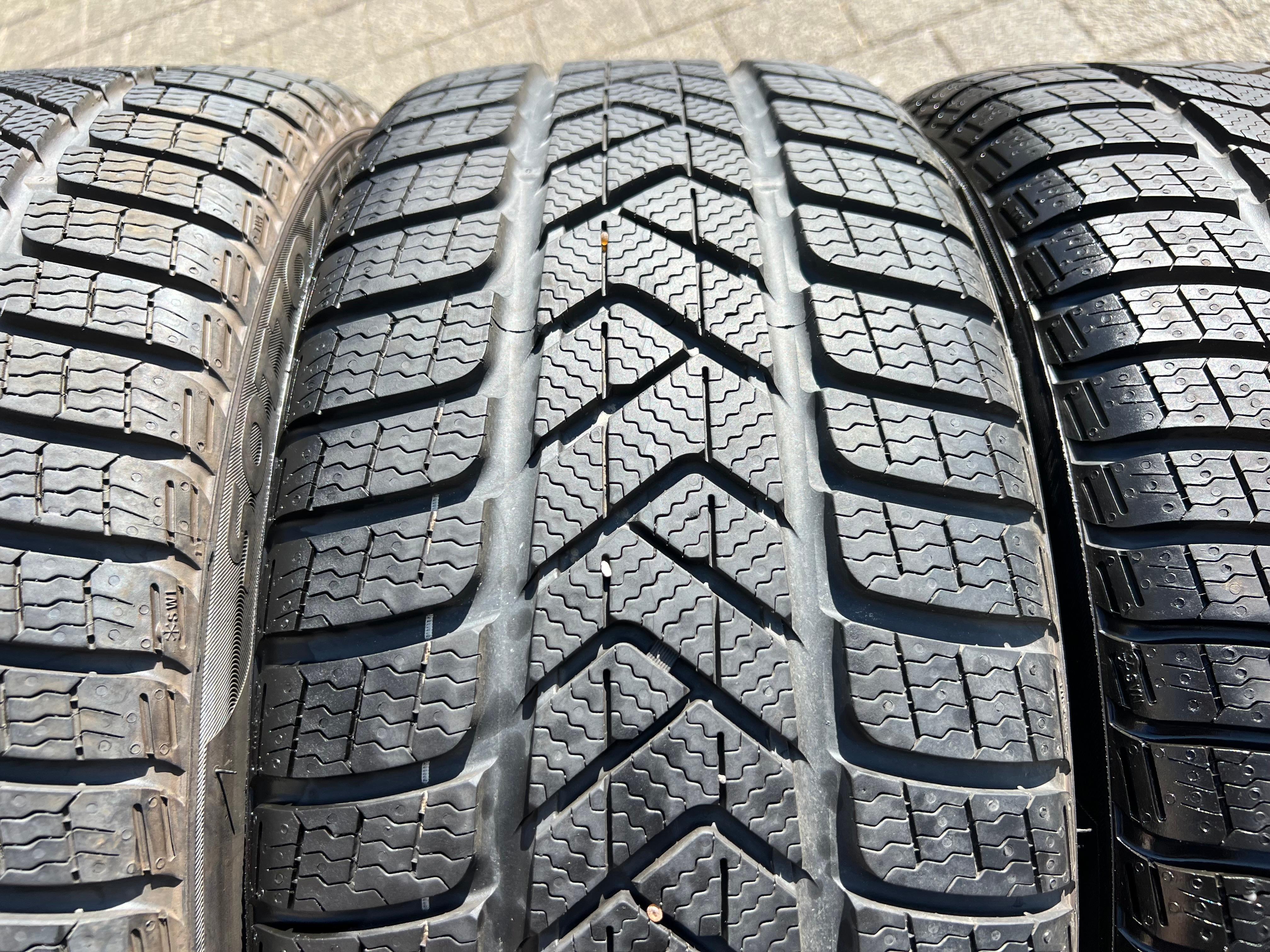 4 RUOTE IN LEGA ORIGINALI DA 19" PER INVERNO AUDI RS3 8Y 8Y0601025BT 235/35R19 91V PIRELLI RDKS