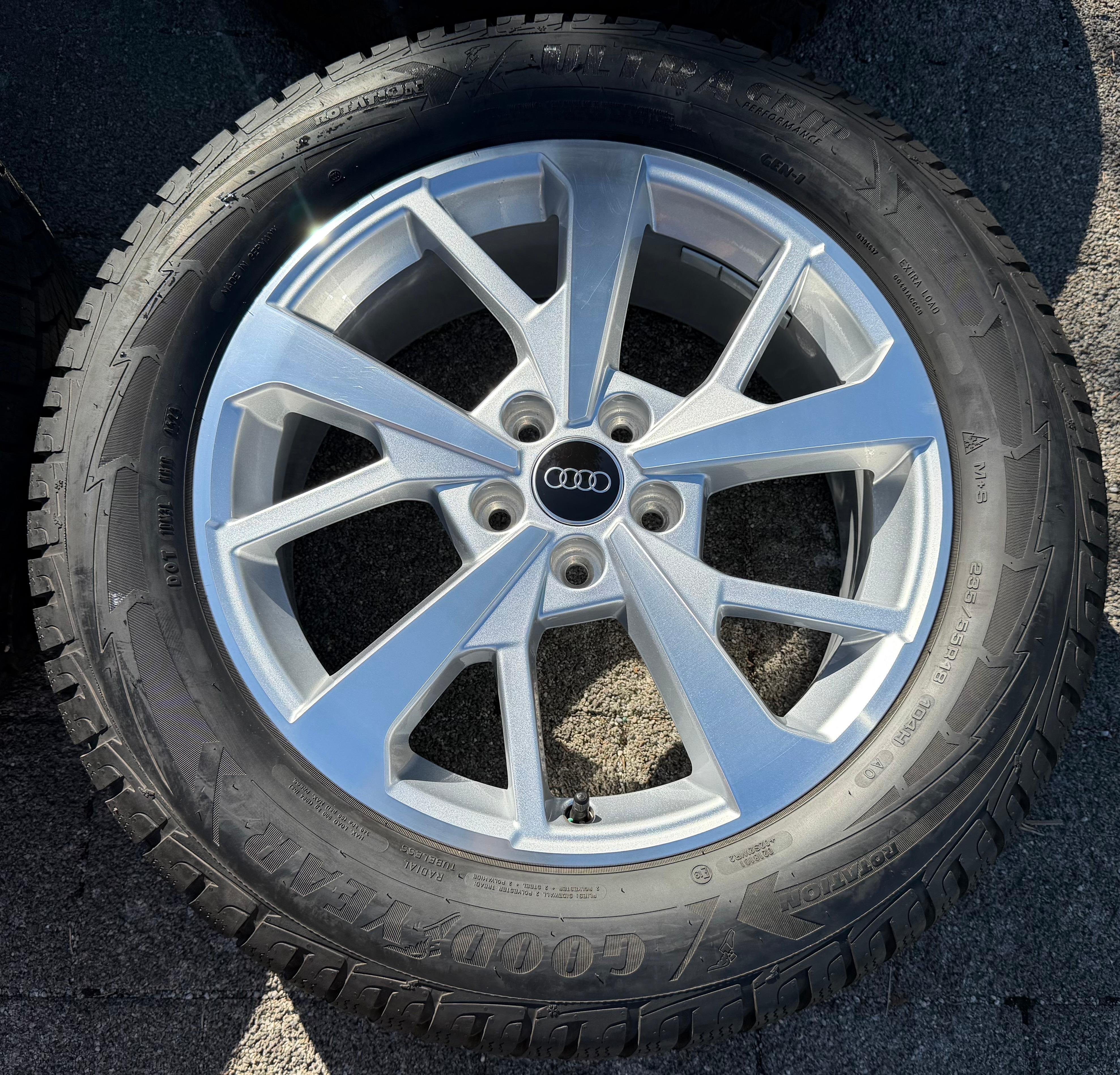 4 Original 18" Alu Winterräder Audi Q3 F3 83A 83A601025J 235/55R18 104H Goodyear