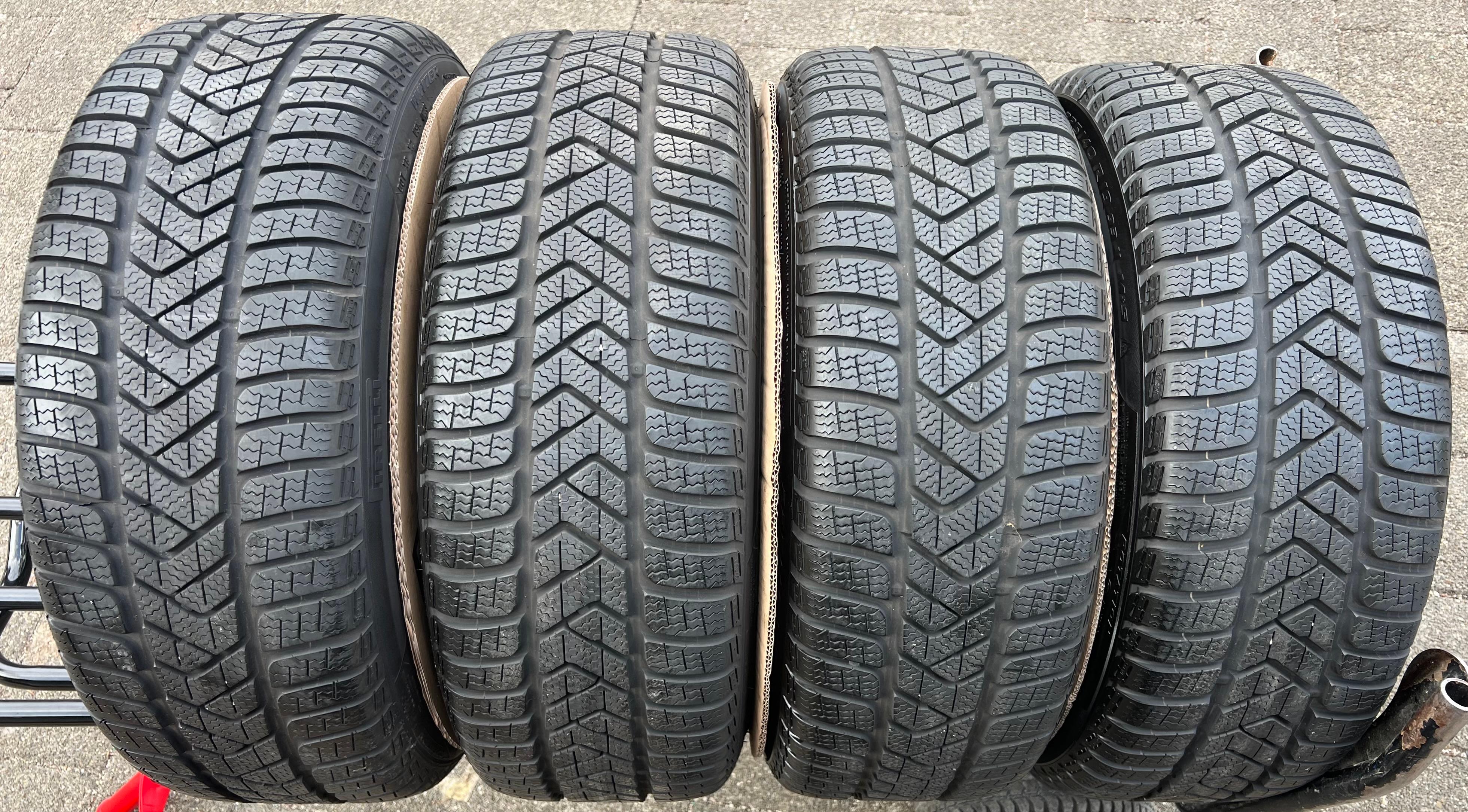 4 ORIGINAL 19" ALU WINTERRÄDER AUDI TT TTS 8S 8S0601025AG 225/40R19 93V PIRELLI