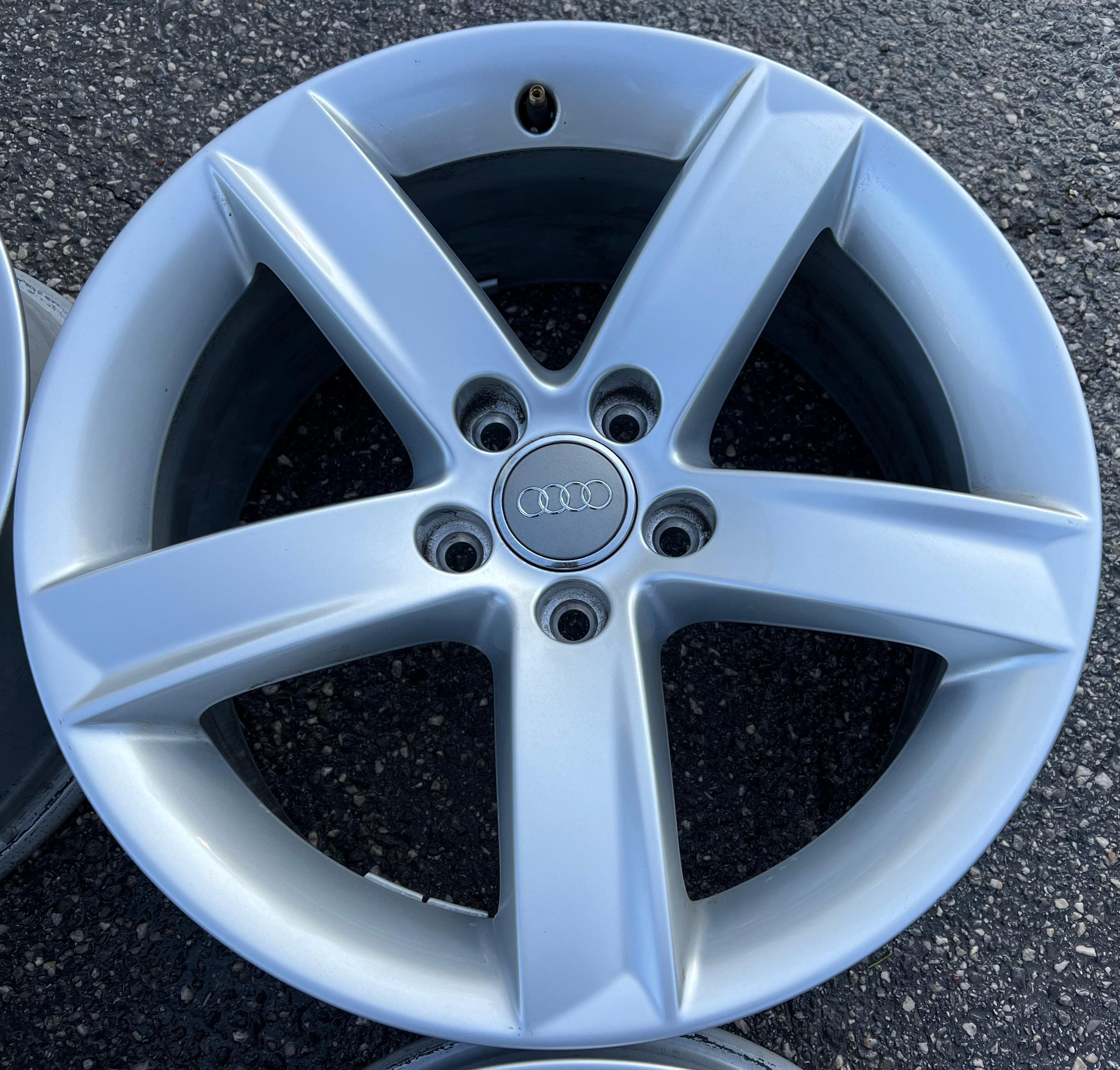 4 CERCHI ORIGINALI IN ALLUMINIO DA 17" AUDI A5 8T 8T0071497 CONSEGNA GRATUITA