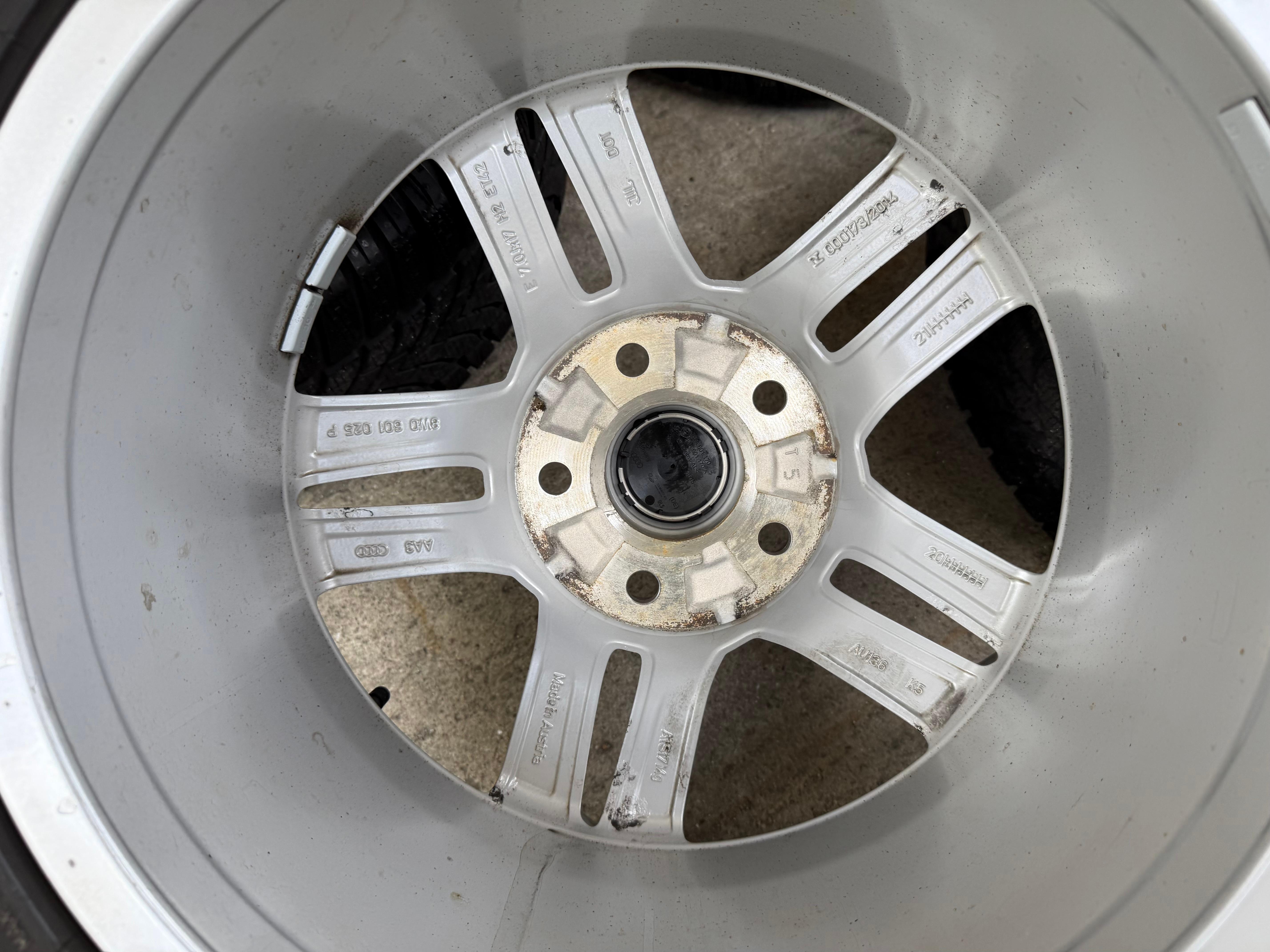 4 Original 17" Alu Winterräder Audi A4 B9 8W 8W0601025P 225/50R17 98H Dunlop