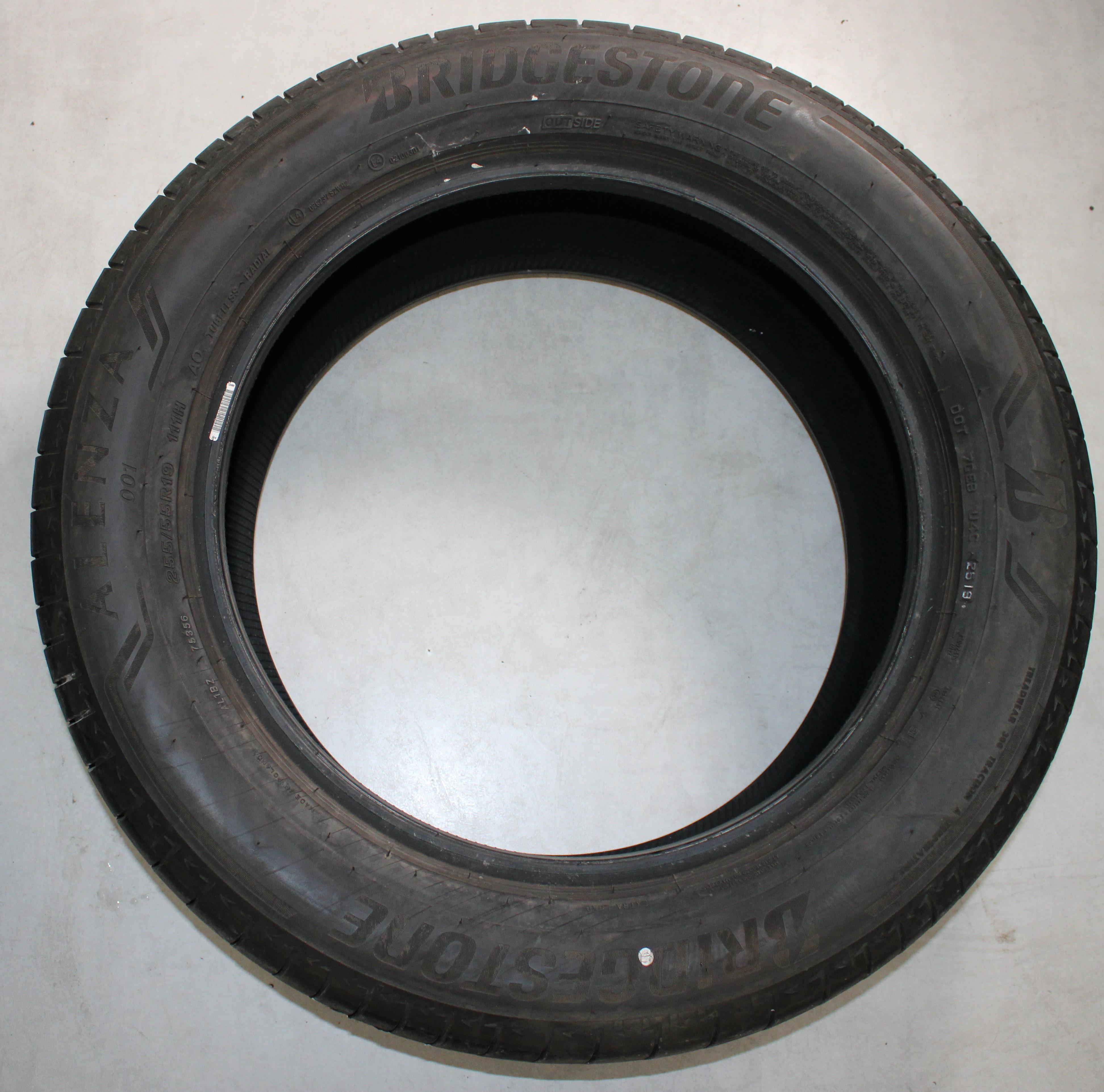 4 x 255/55R19 111H Sommerreifen Bridgestone Alenza 001 AO 7-7,5mm 1x2018/3x2019