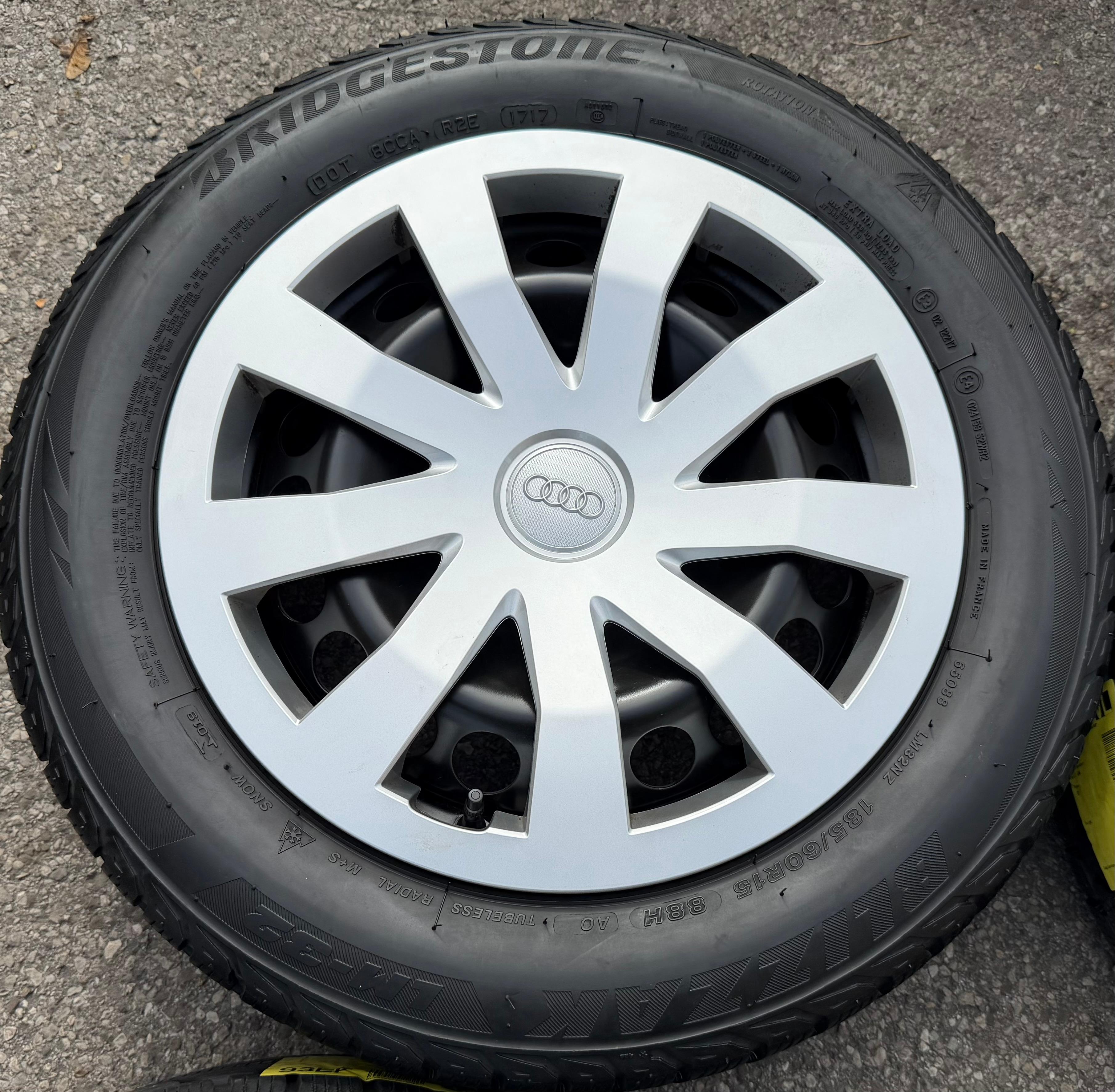 4 roues hiver Audi A1 8X 8X0601027C 185/60R15 88H pneus hiver Bridgestone