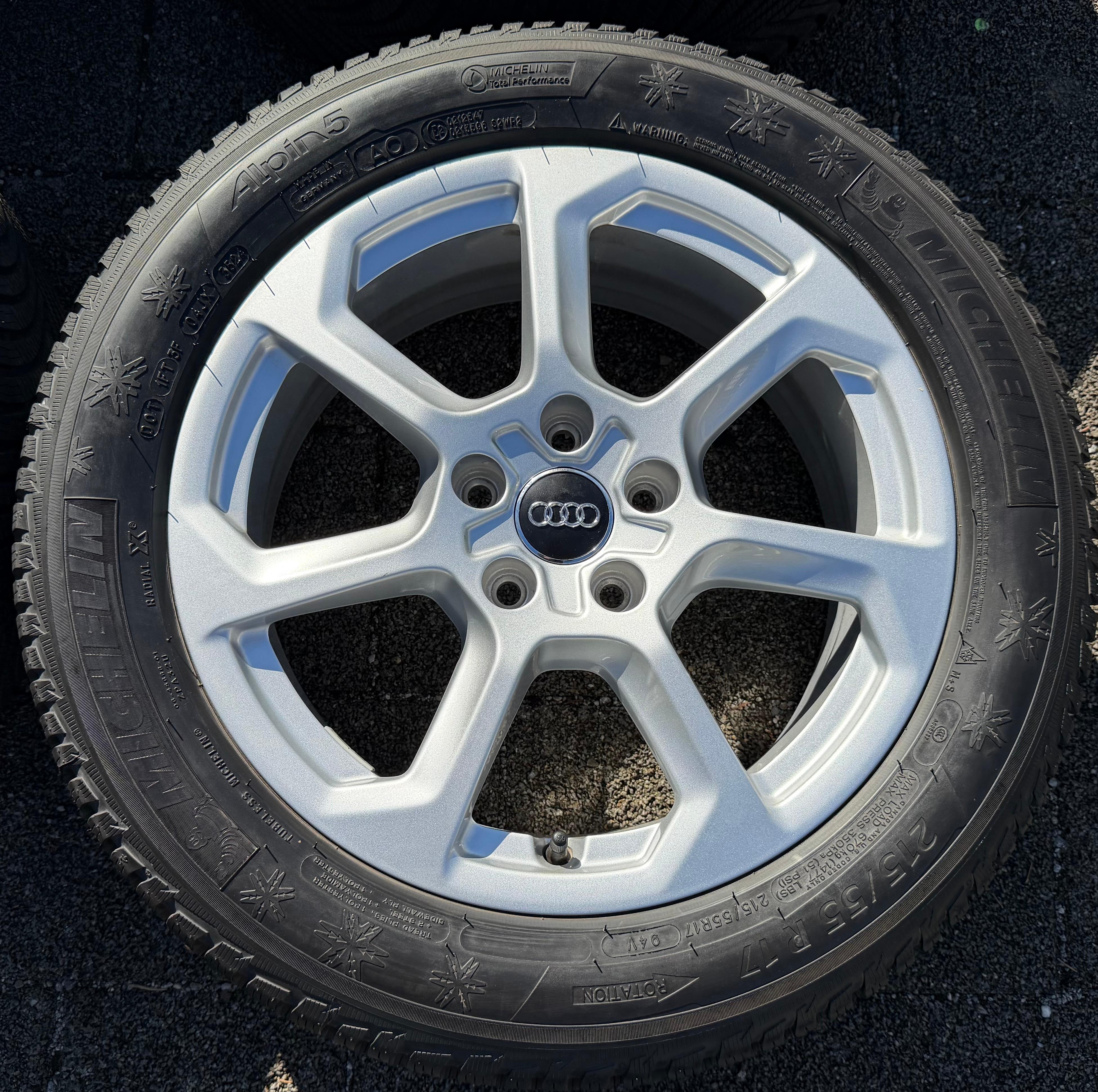 4 Original 17" Alu Winterräder Audi SQ2 GA 81A601025T 215/55R17 94V Michelin 8MM