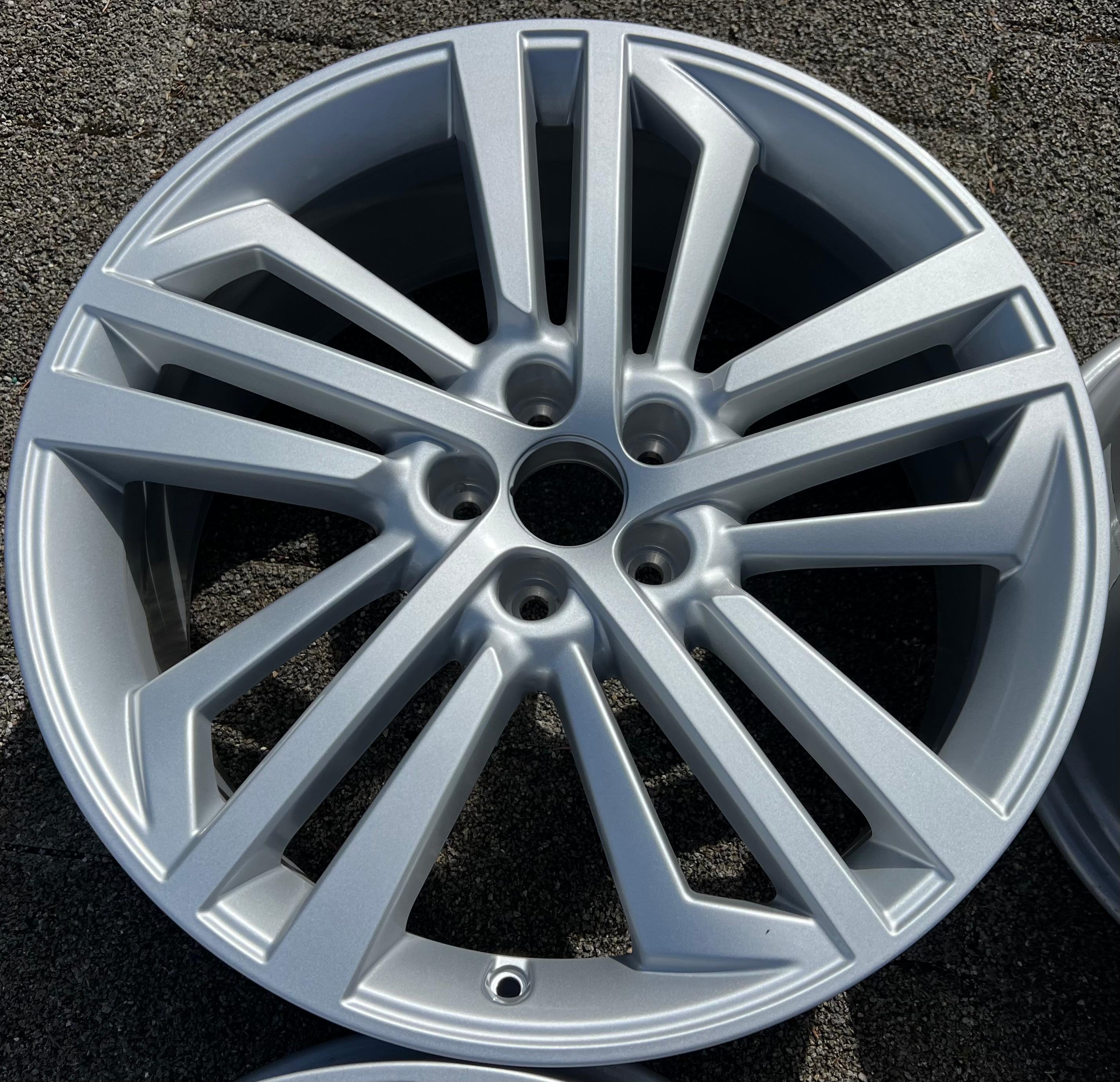 4 CERCHI IN LEGA ORIGINALI DA 20" 80A601025AE AUDI Q5 SQ5 FY 8x20 ET39 FREIHAUS