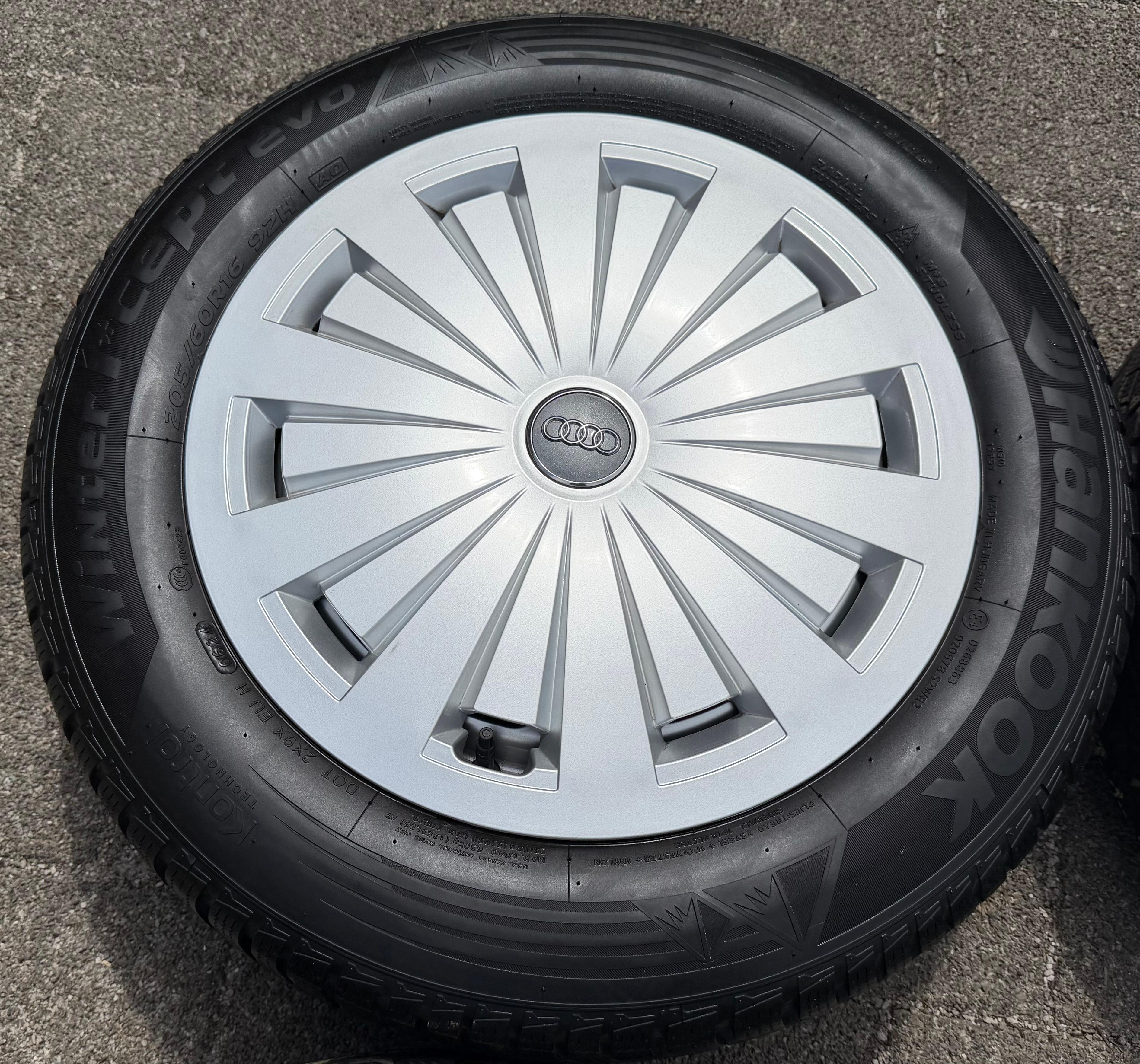 4 ORIGINAL ALU WINTERRÄDER AUDI A4 B9 8W 205/60R16 92H 8W0601025 2024