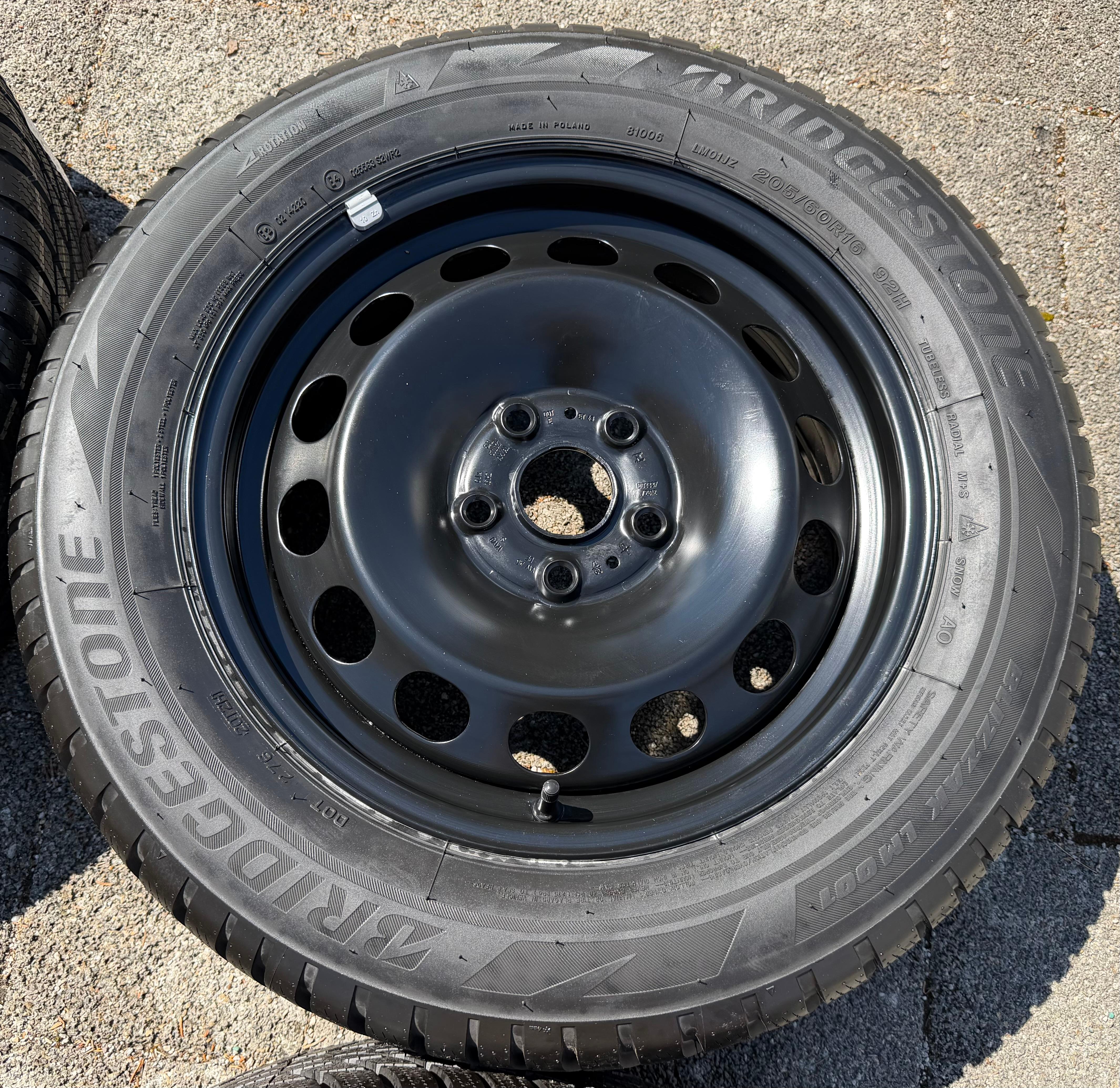 4 Winterräder Audi Q2 GA VW T-Roc 205/60R16 92H Bridgestone 5Q0601027AM NEU