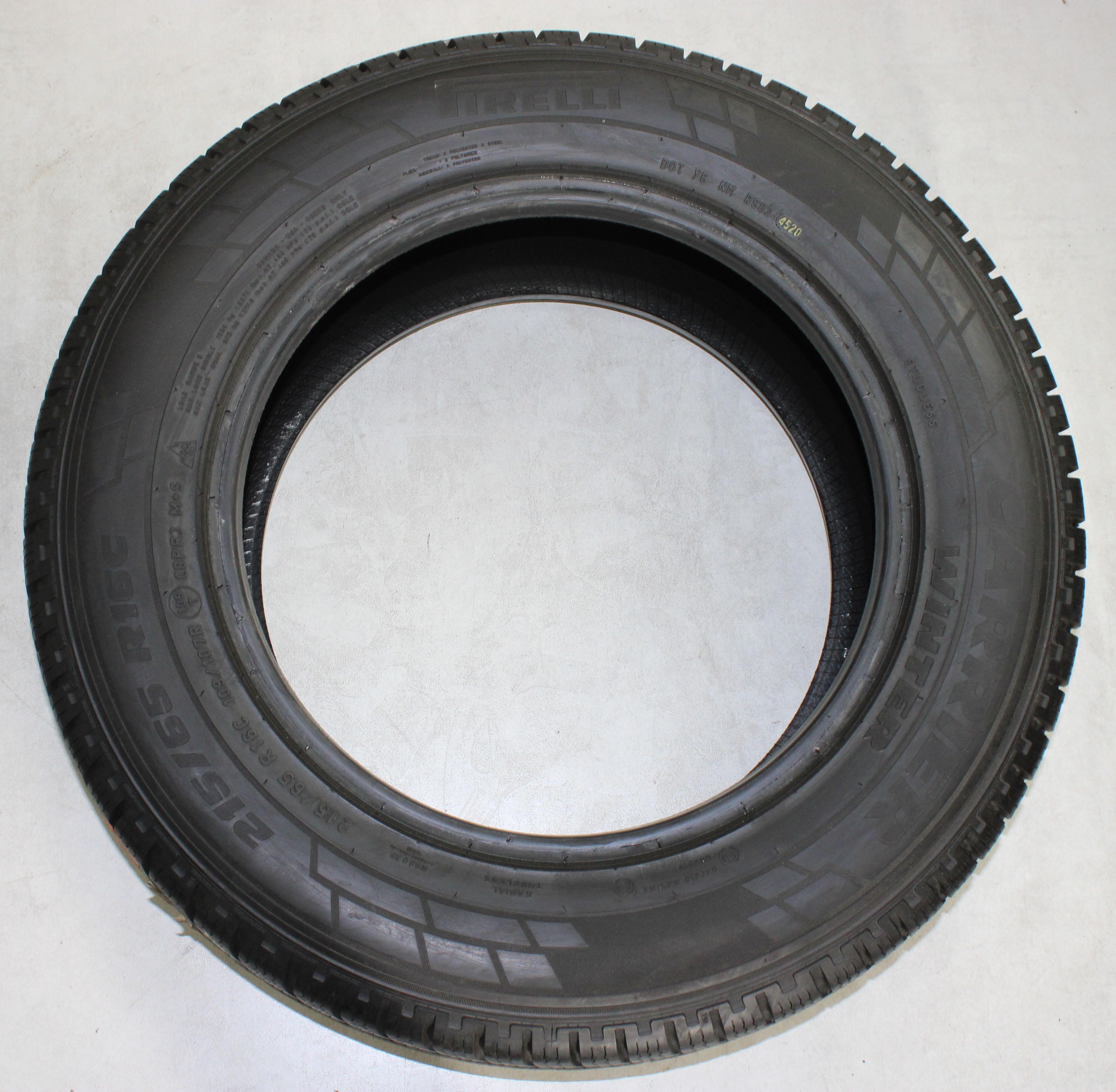 2 x 215/65R16C 109/107R Winterreifen Pirelli Carrier Winter 8mm 2020