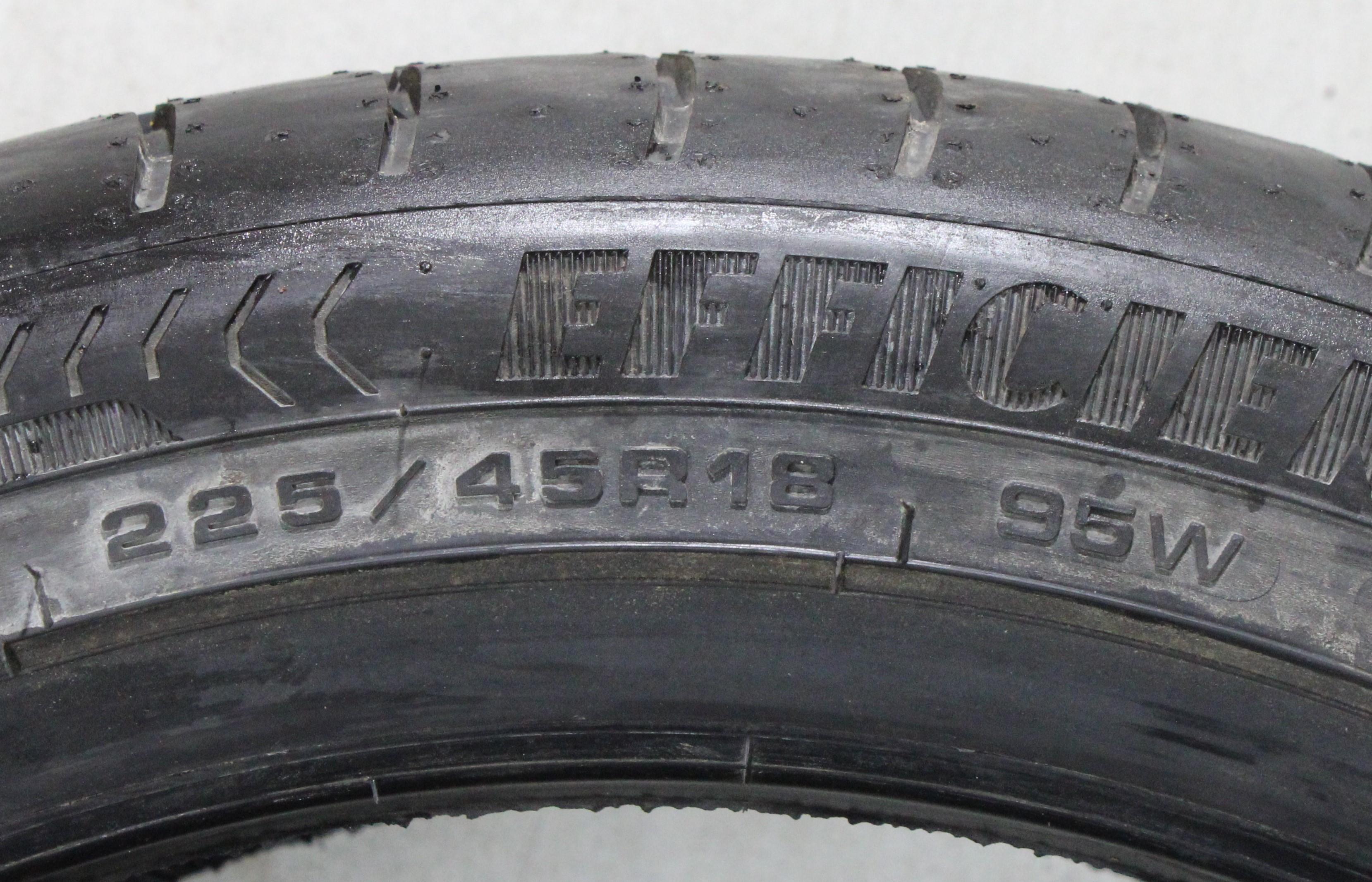 1 x 225/45R18 95W Sommerreifen Goodyear Efficient Grip Performance Volles Profil 2021 XL