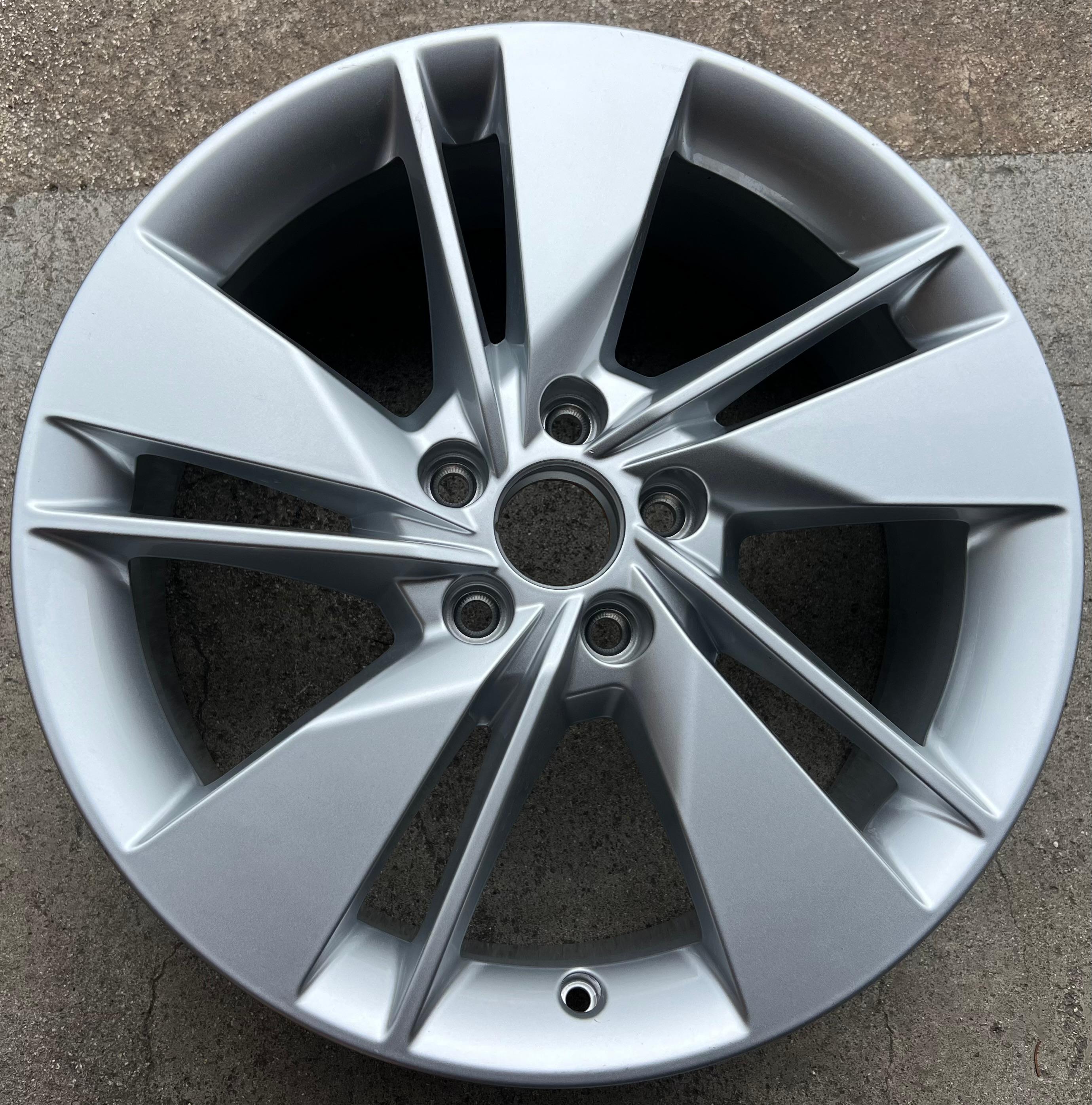 1 X ORIGINAL 19" ALUFELGE FELGE AUDI Q2 GA GAB 81A601025AL 7x18 ET45 FREIHAUS