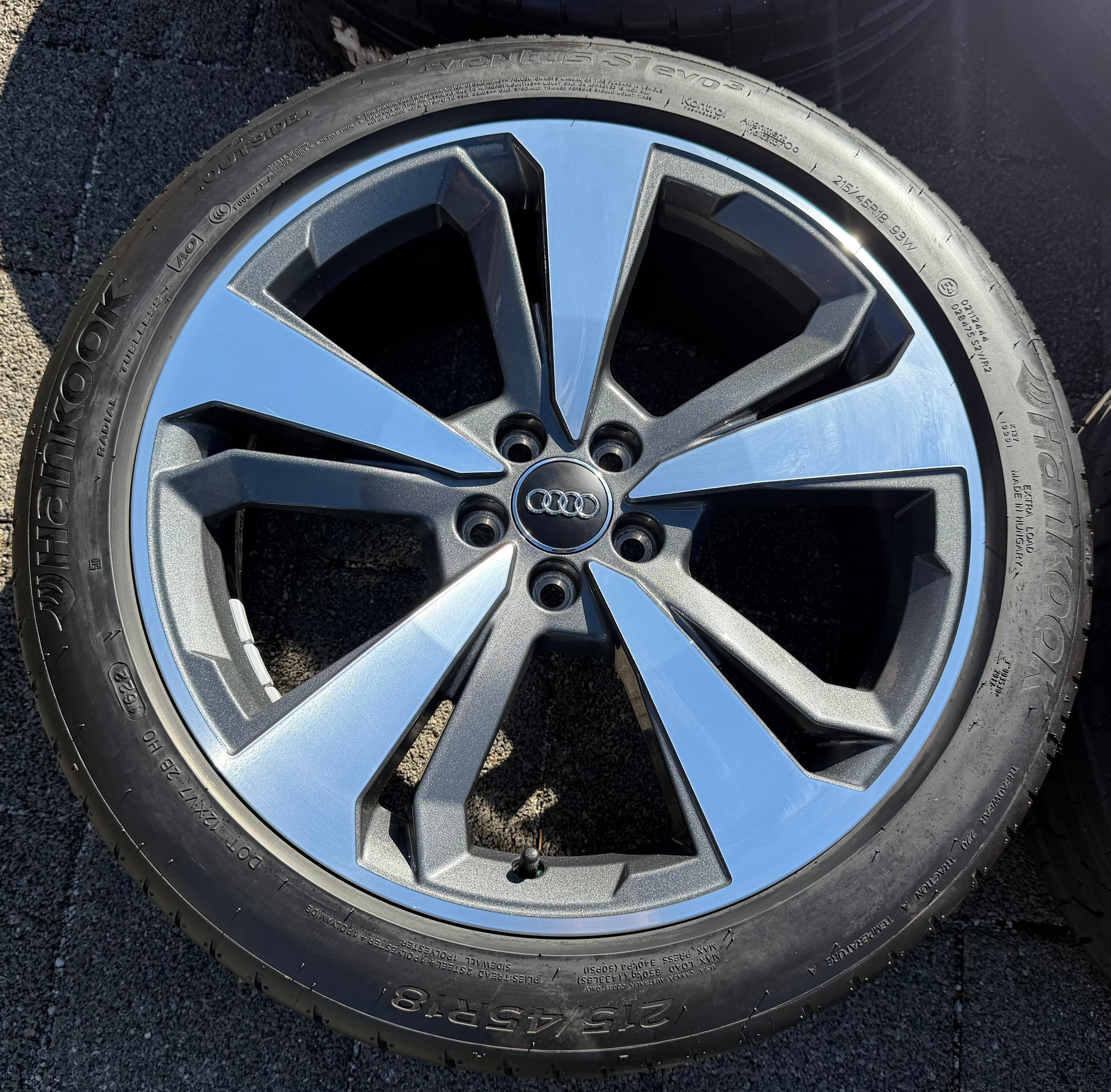 4 originele 18" lichtmetalen zomerwielen Audi A1 City Carver GB 82A601025T 215/45R18 93W
