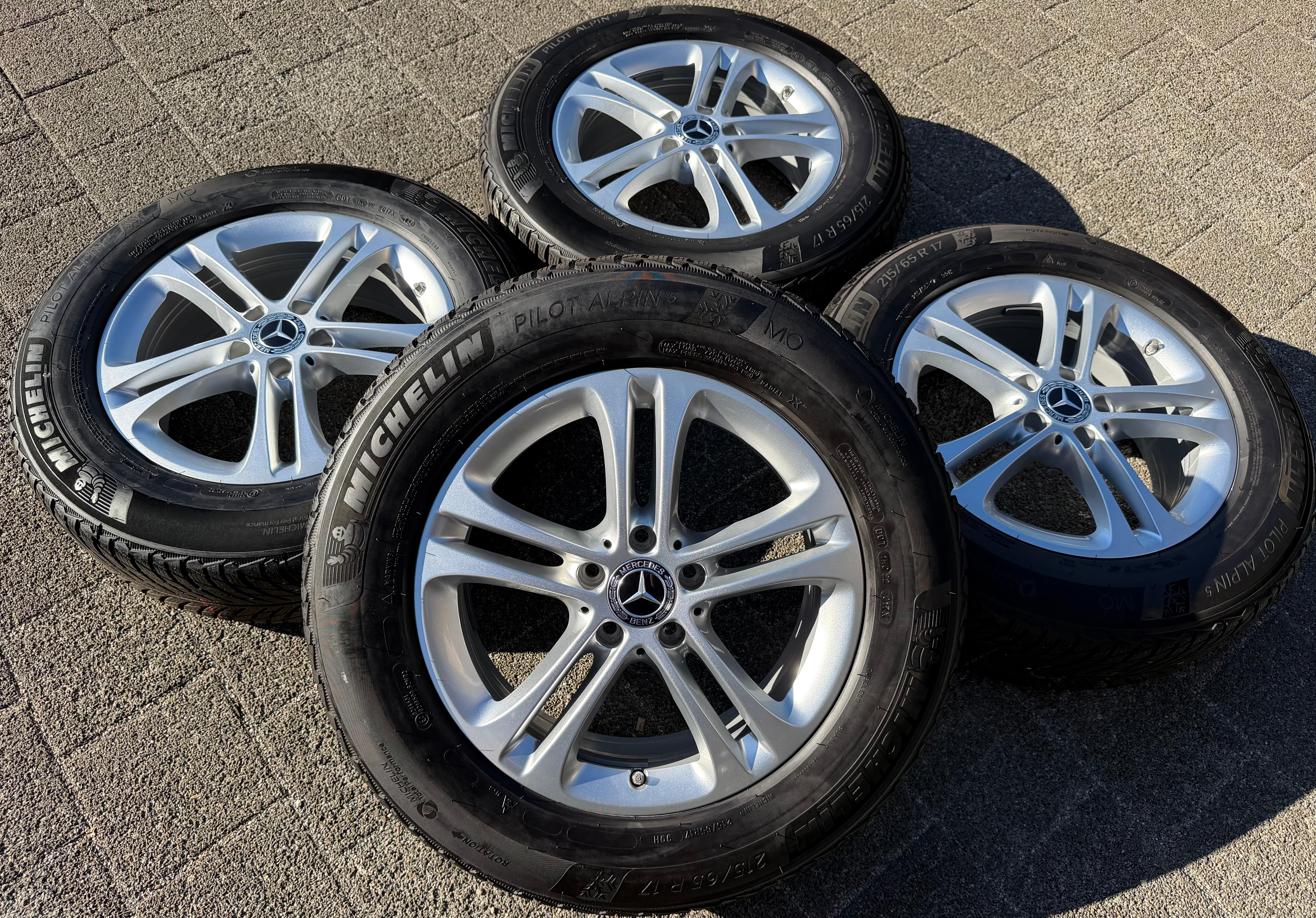 4 Original 17" Alu Winterräder Mercedes GLA H247 GLB X247 215/65R17 99H RDKS 2024