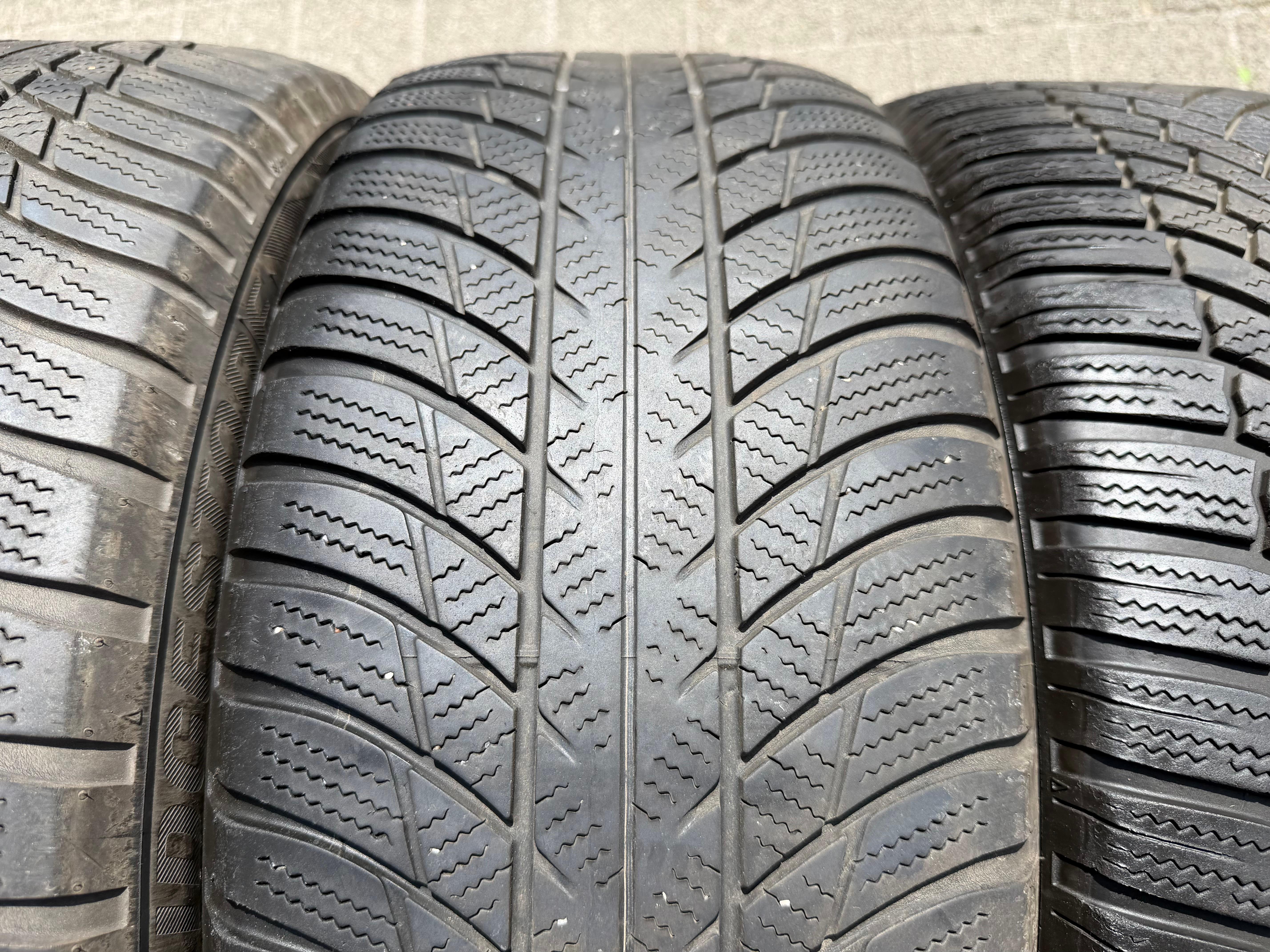 4 Original 17" Alu Winterräder Audi A4 B9 8W 8W0601025P 225/50R17 98H Bridgestone