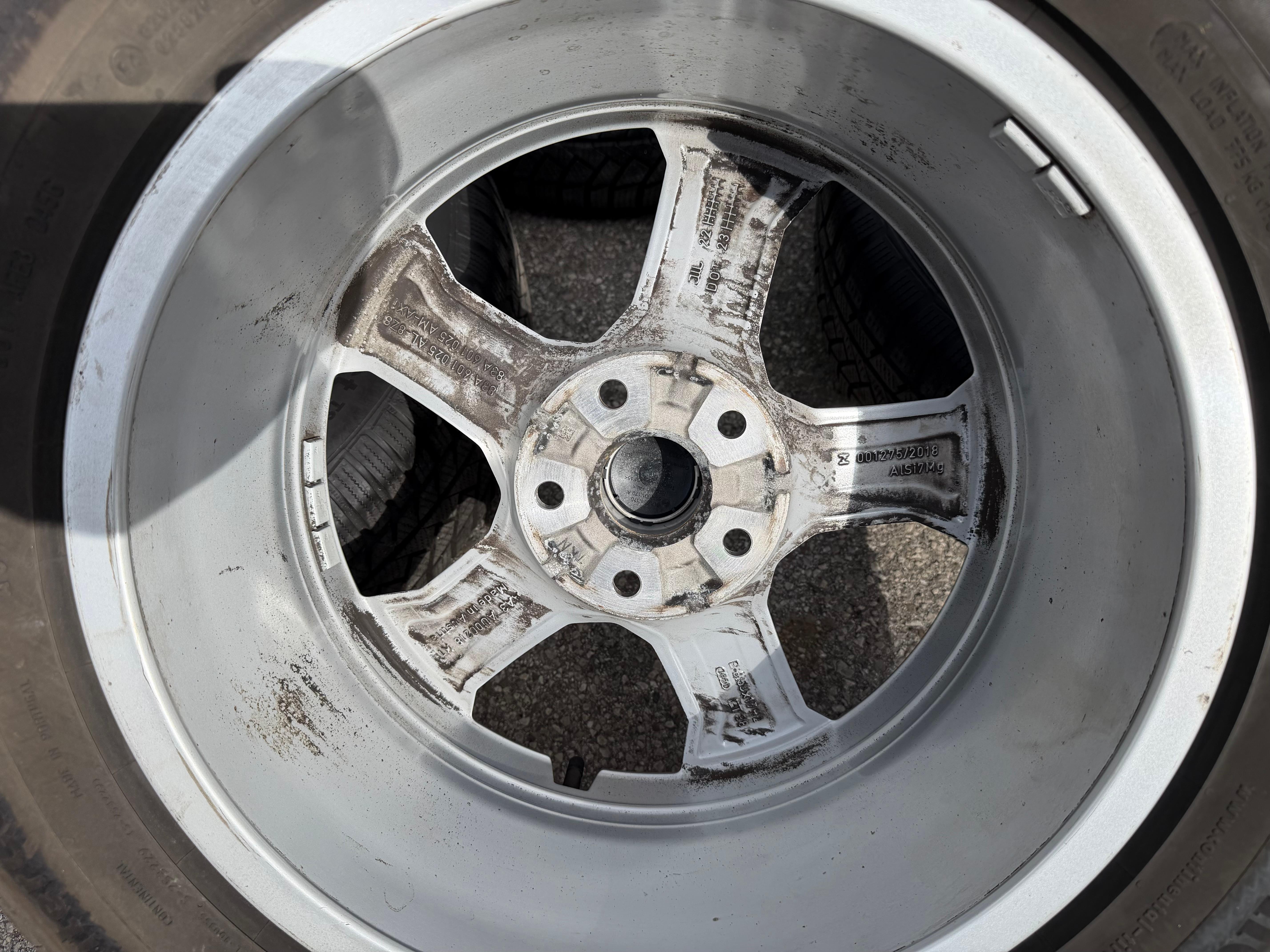 4 ruedas de invierno de aluminio originales de 17" para AUDI Q3 F3 F3N 215/65R17 99H Continental 2022