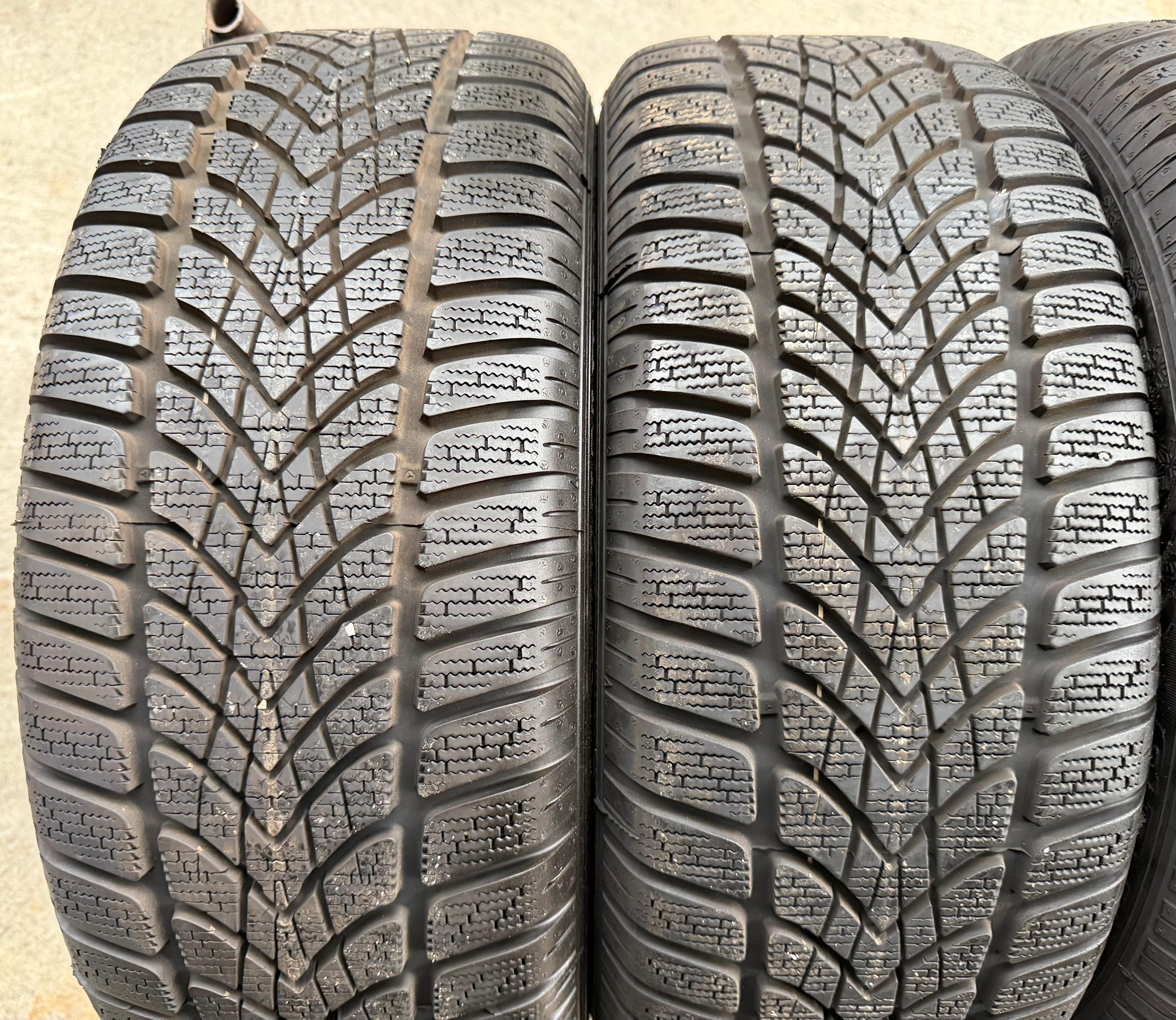 4 ruote in lega invernali originali da 17" per Audi TT 8S 225/50R17 94H Dunlop 8S0601025J