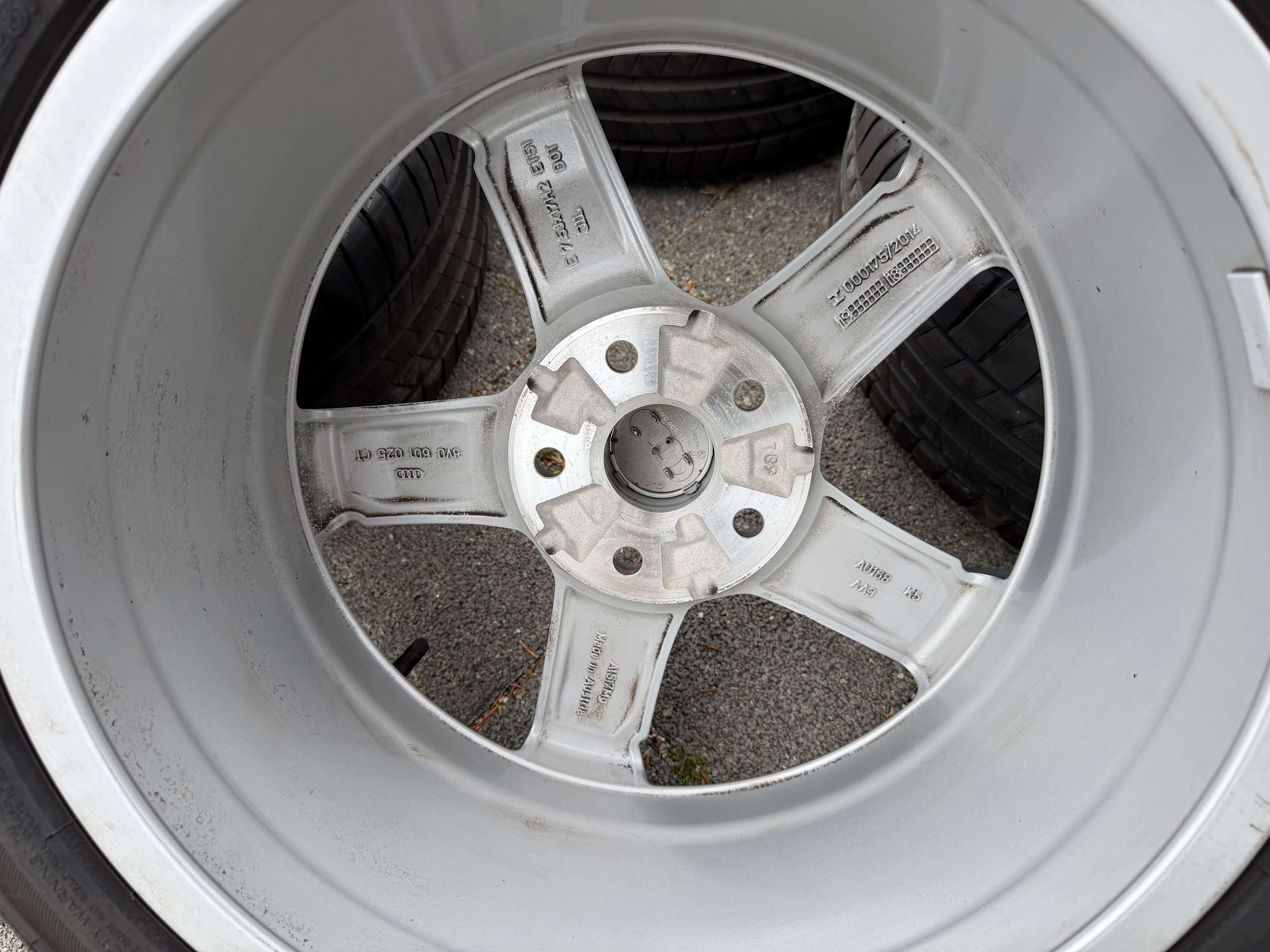 4 Original 17" Alu Sommerräder Audi A3 S3 8V 8V0601025CT 225/45R17 91Y