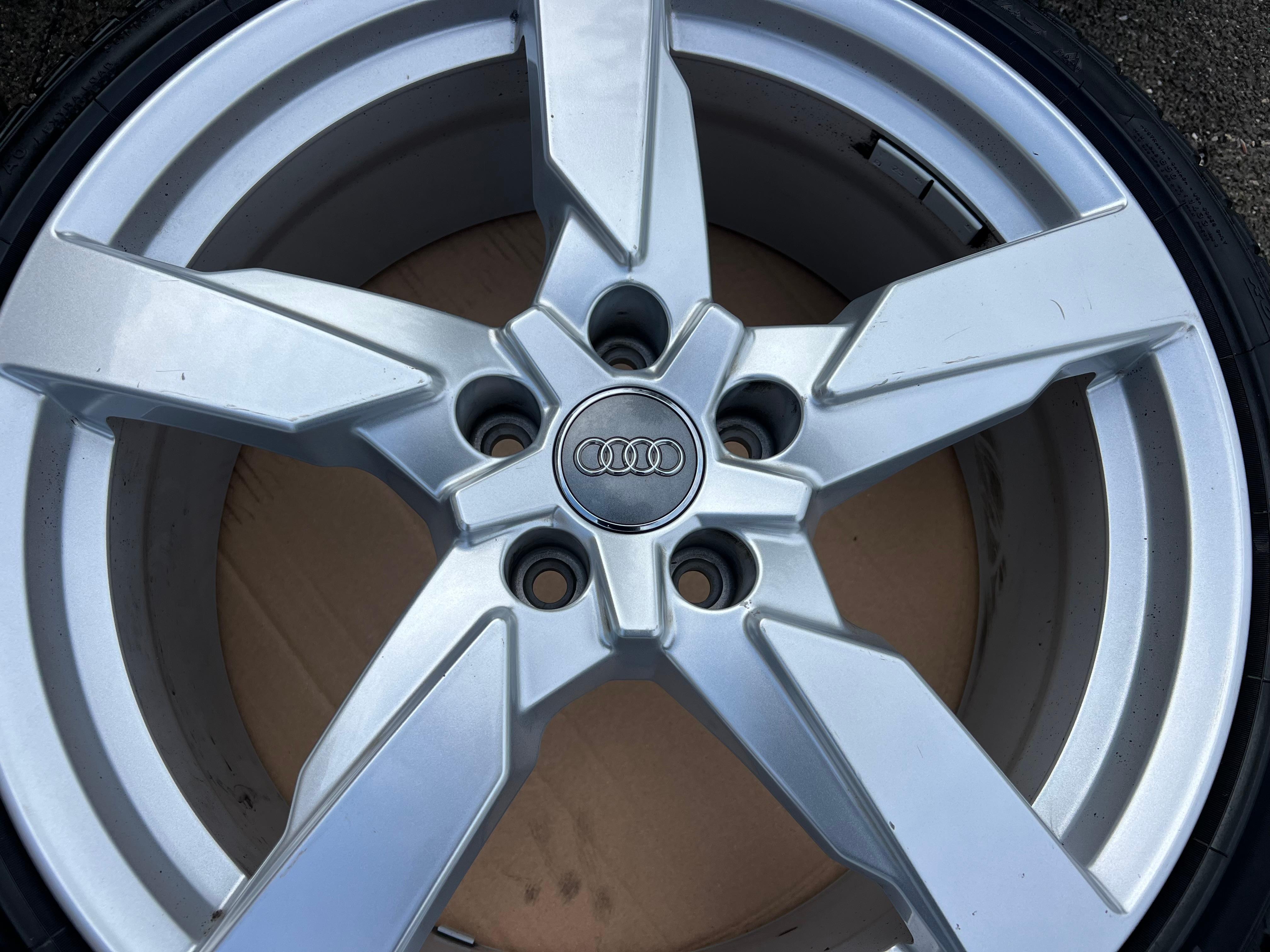 4 ORIGINAL 19" ALU WINTERRÄDER AUDI TT TTS 8S 8S0601025AG 225/40R19 93V PIRELLI