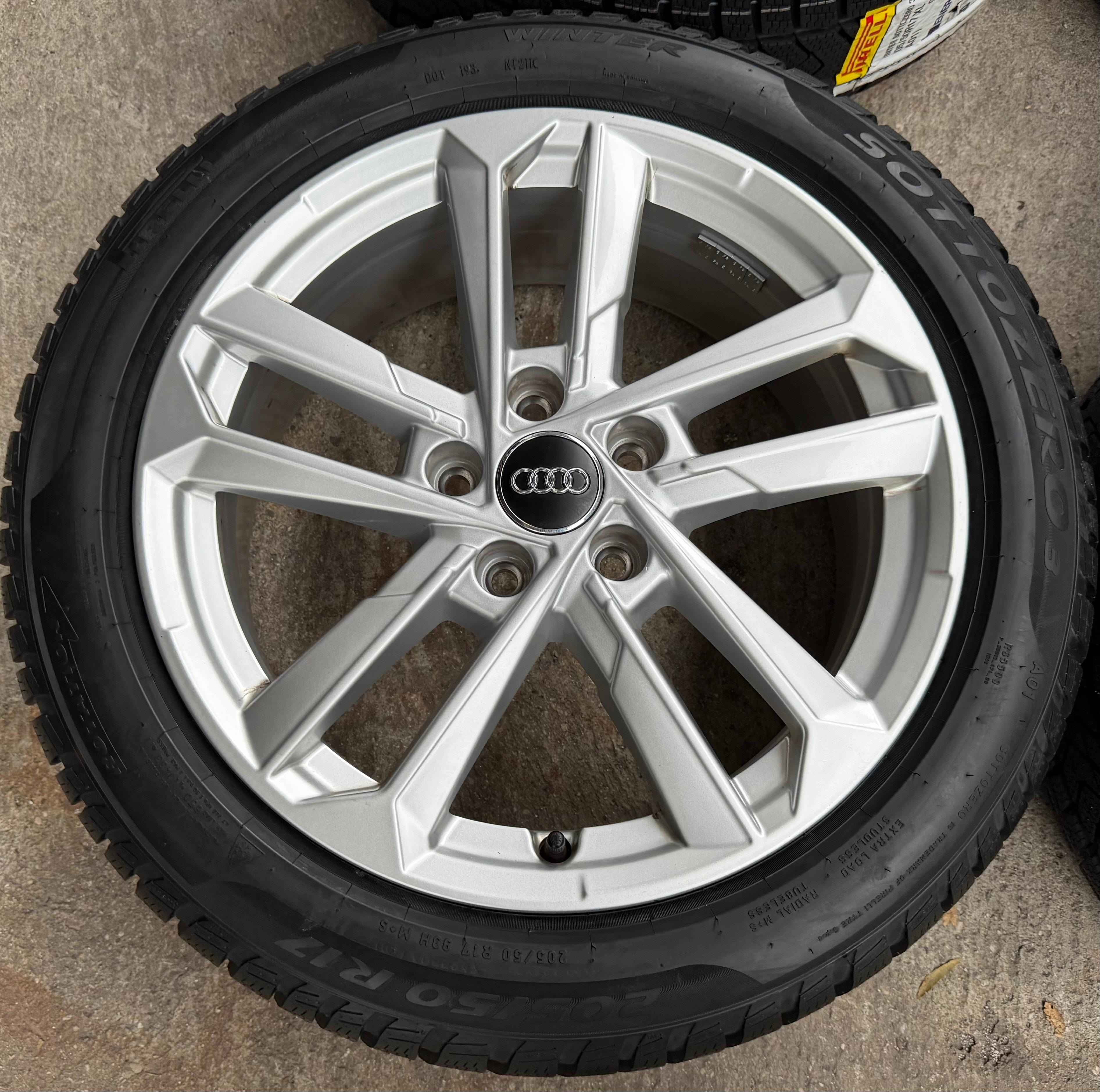 4 Original 17" Alu Winterräder Audi A3 S3 8Y 8Y0601025L 205/50R17 93H Pirelli
