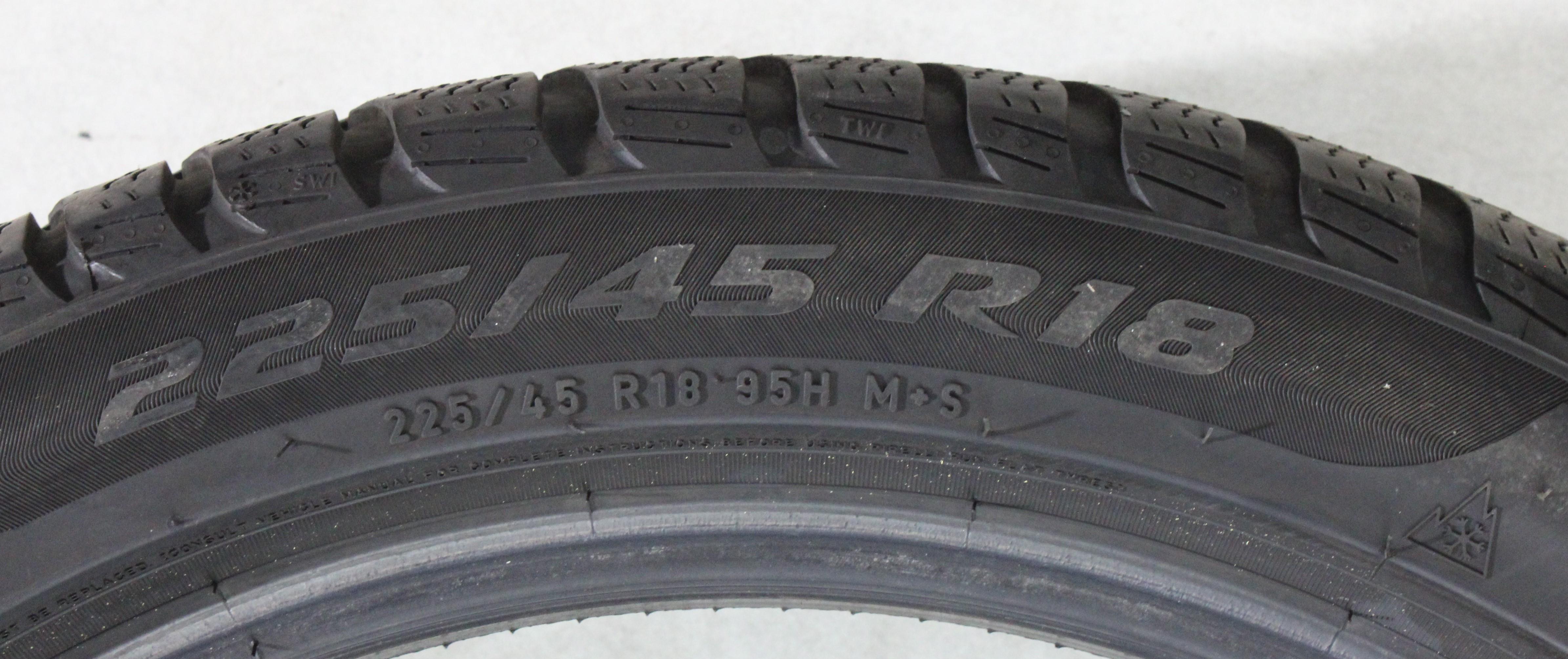 2 x 225/45R18 95H winterbanden Pirelli Sottozero 3 * Runflat 4-4,5mm 2024