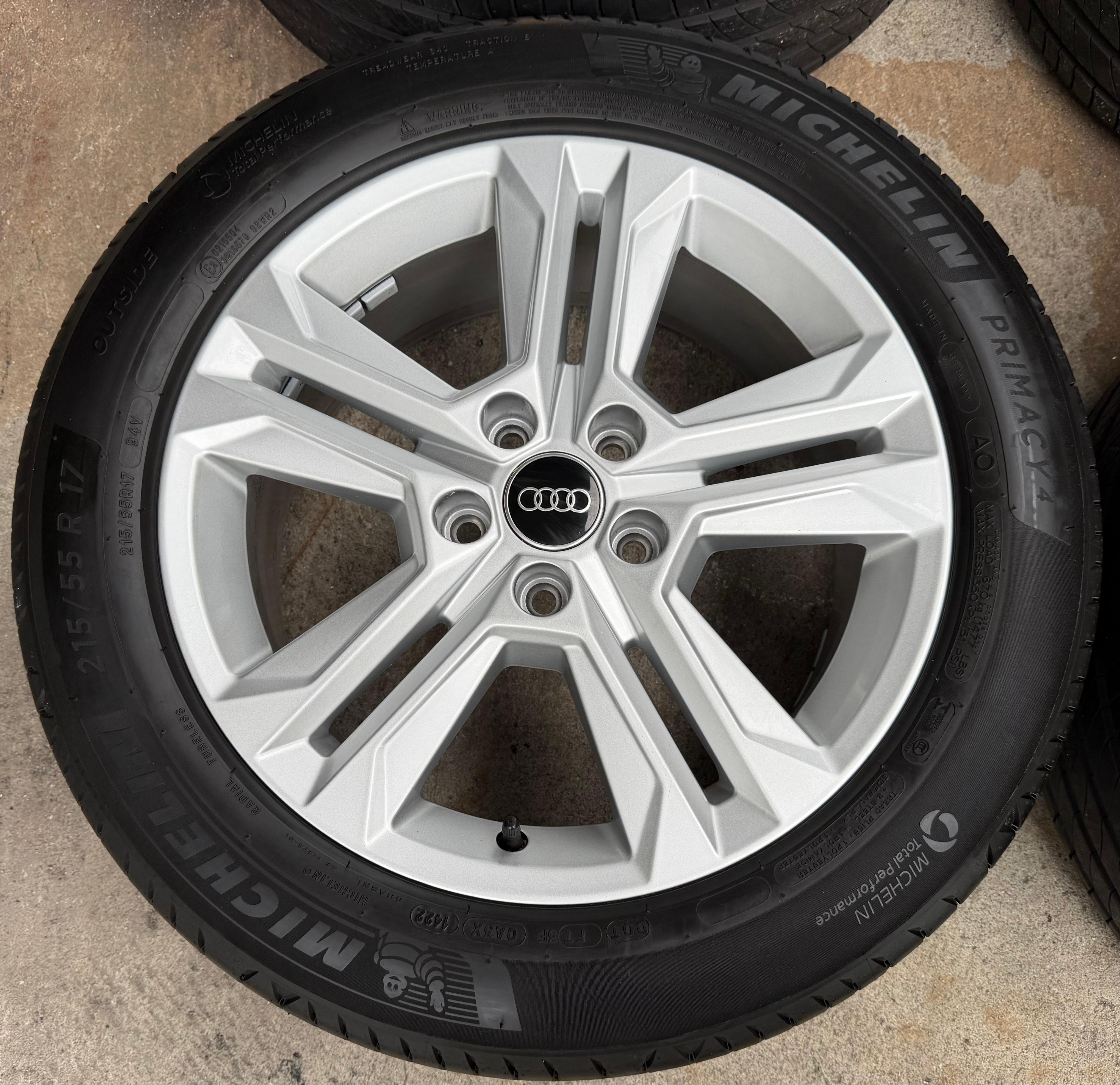 4 Original 17" Alu Sommerräder Audi Q2 SQ2 GA 81A601025AJ 215/55R17 94V Michelin