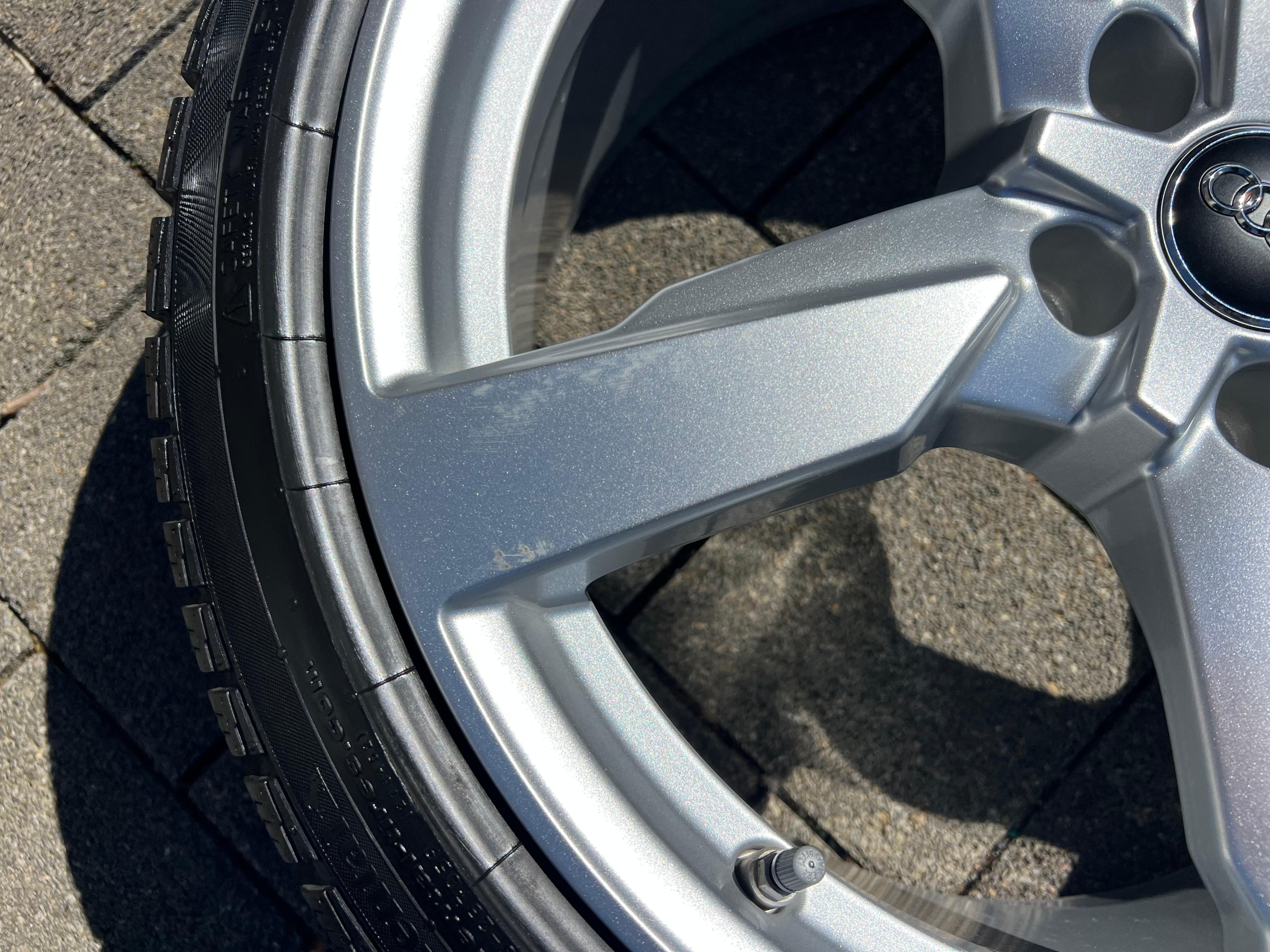 4 ROUES D'HIVER ORIGINALES 19" EN ALU AUDI TT TTS 8S 8S0601025AA 245/35R19 93W FRANCO DOMICILE