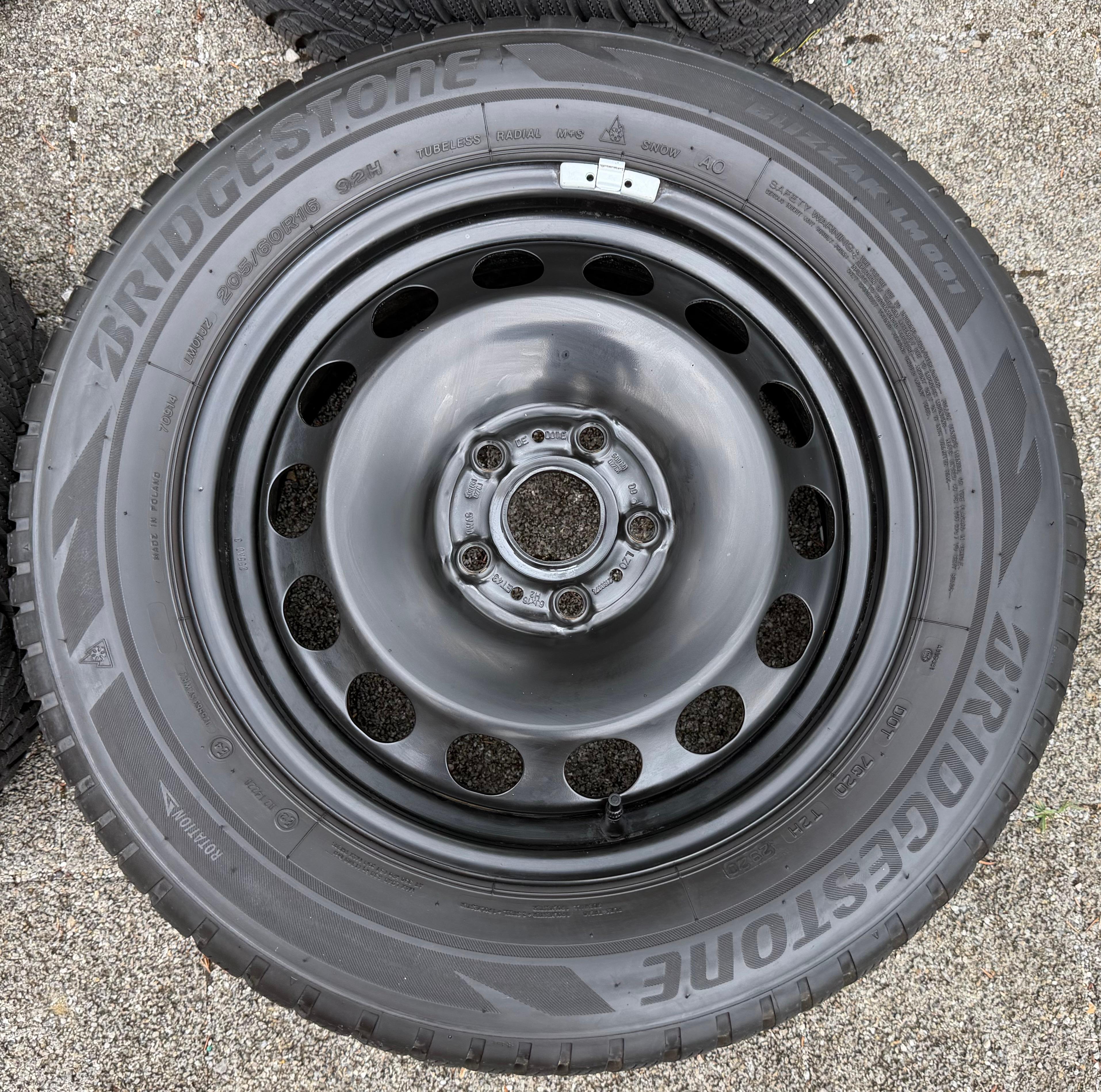 4 ruedas de invierno Audi Q2 GA VW T-Roc 205/60R16 92H Bridgestone 5Q0601027AM