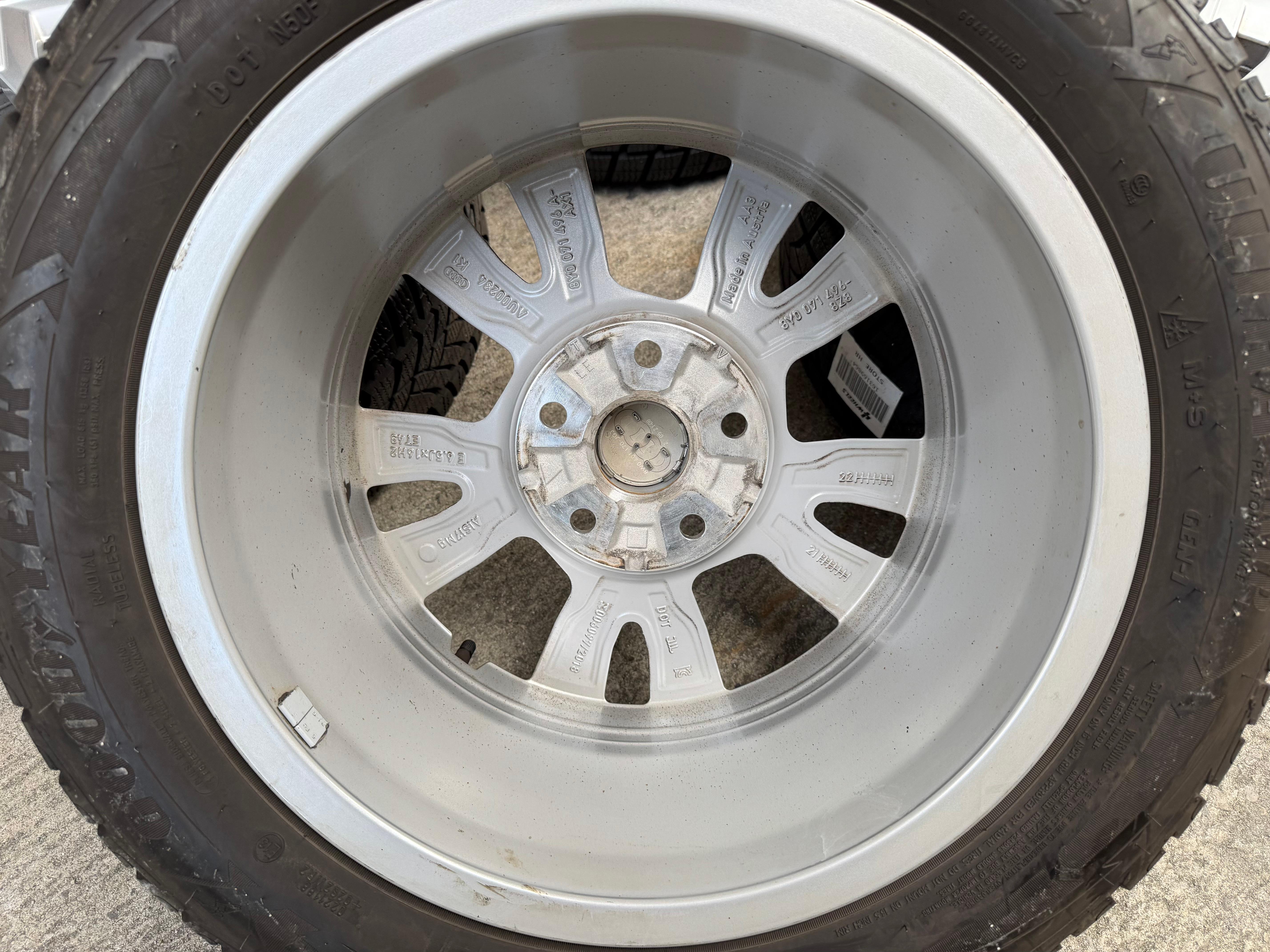 4 Original Alu Winterräder Audi A3 8Y 8Y0071496 205/55R16 91H Goodyear