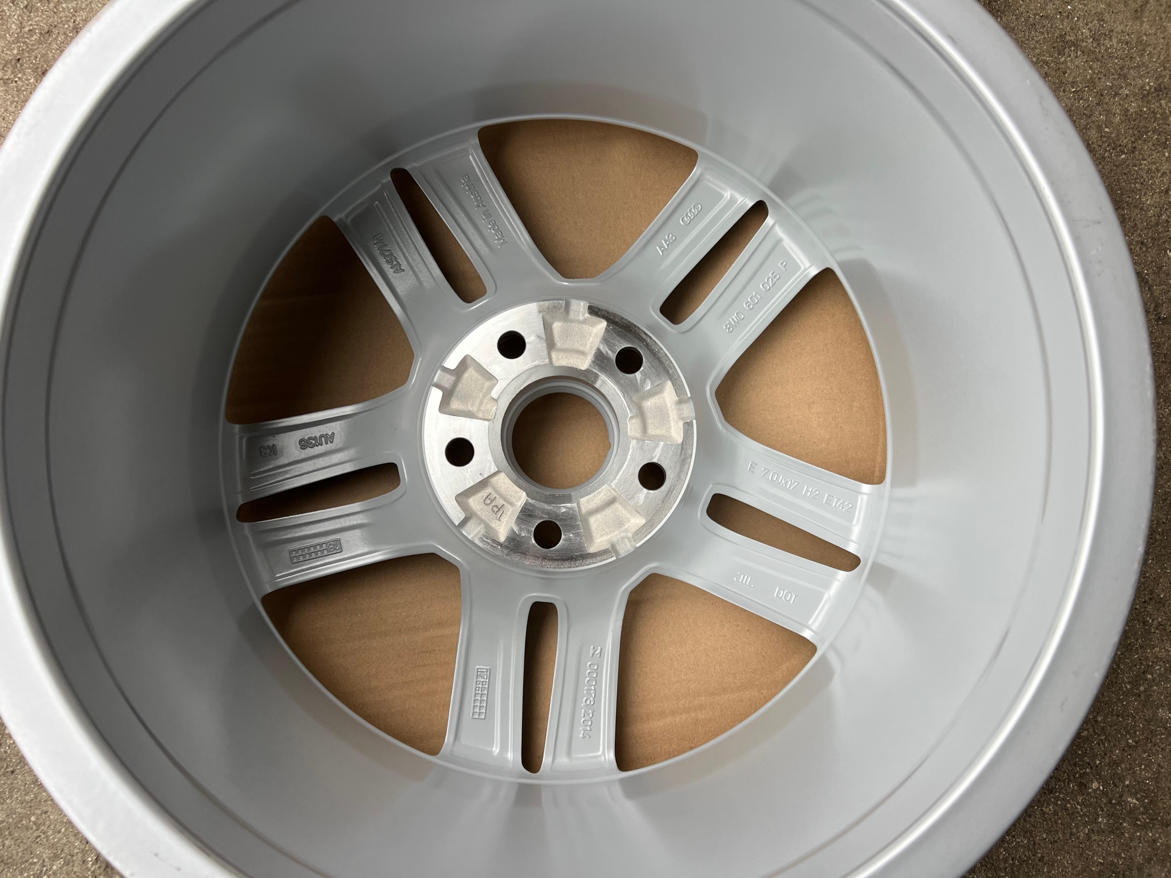 1 X ORIGINAL 17" ALUFELGE AUDI A4 8W B9 8W0601025P 7x17 ET42 FREIHAUS