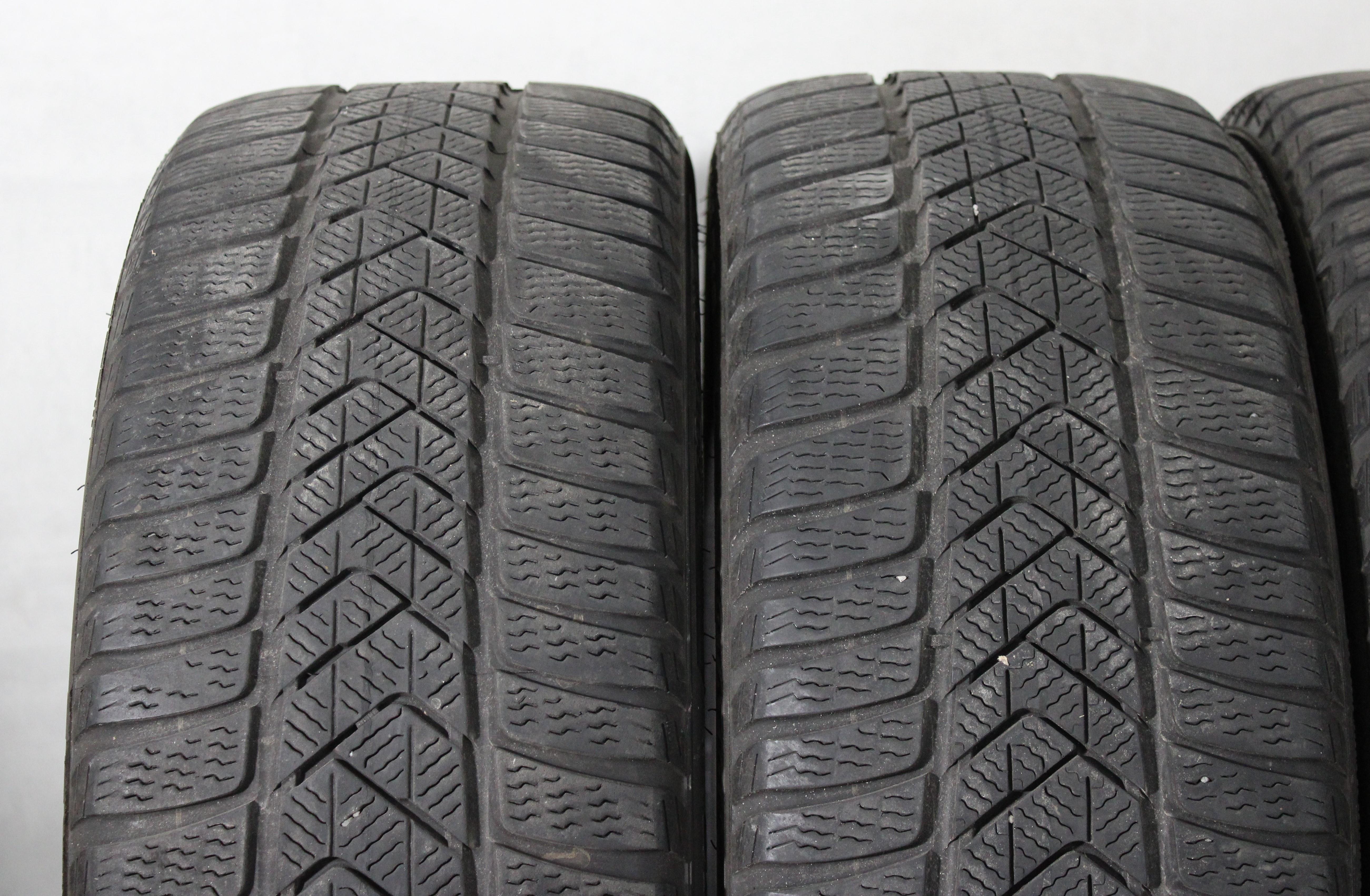 4 x 225/45R18 95H Winterreifen Pirelli Sottozero 3 Runflat 5mm 2022 *