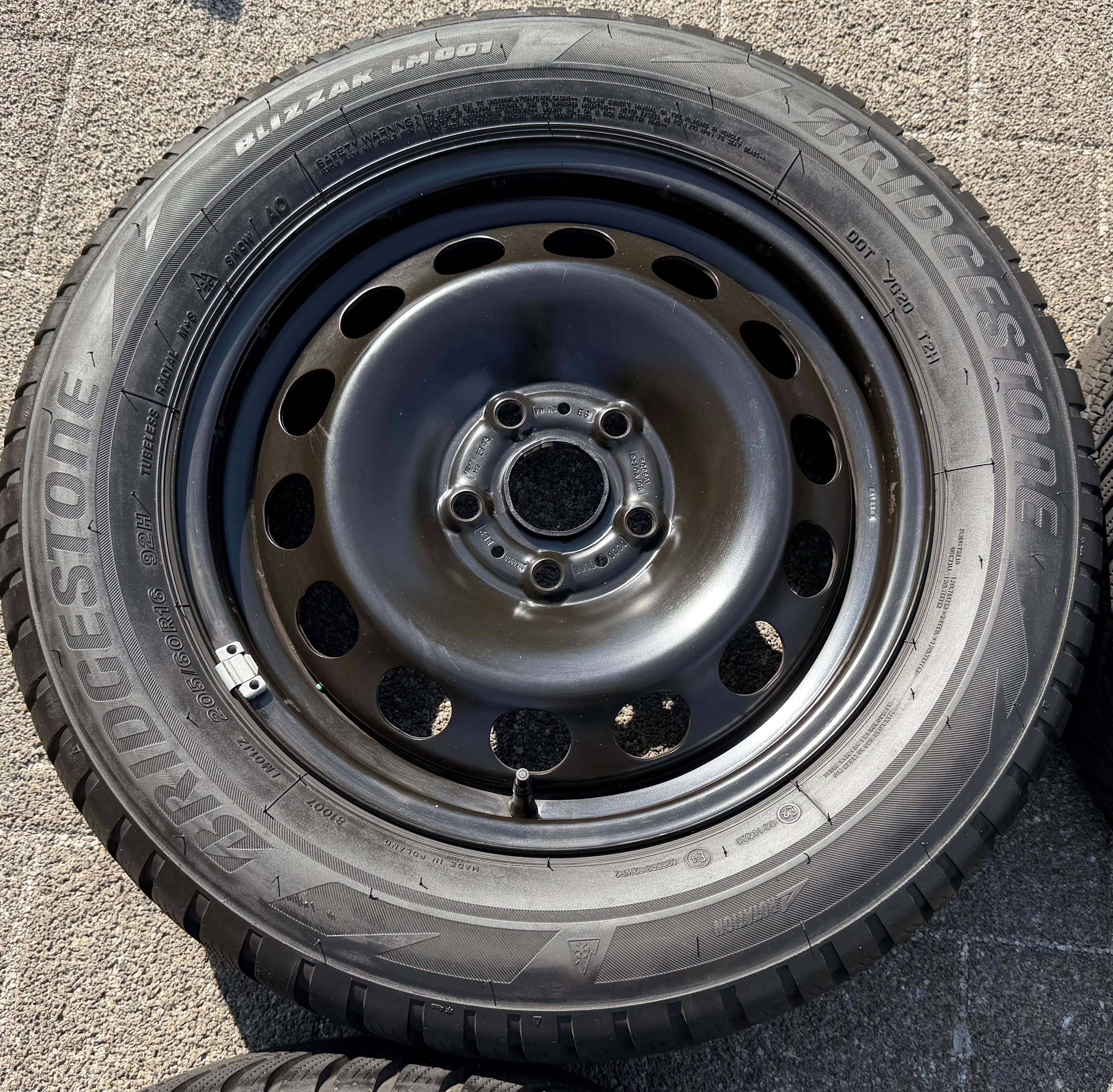 4 Winterräder Audi Q2 GA VW T-Roc Skoda Karoq 205/60R16 92H Bridgestone 5Q0601027AM