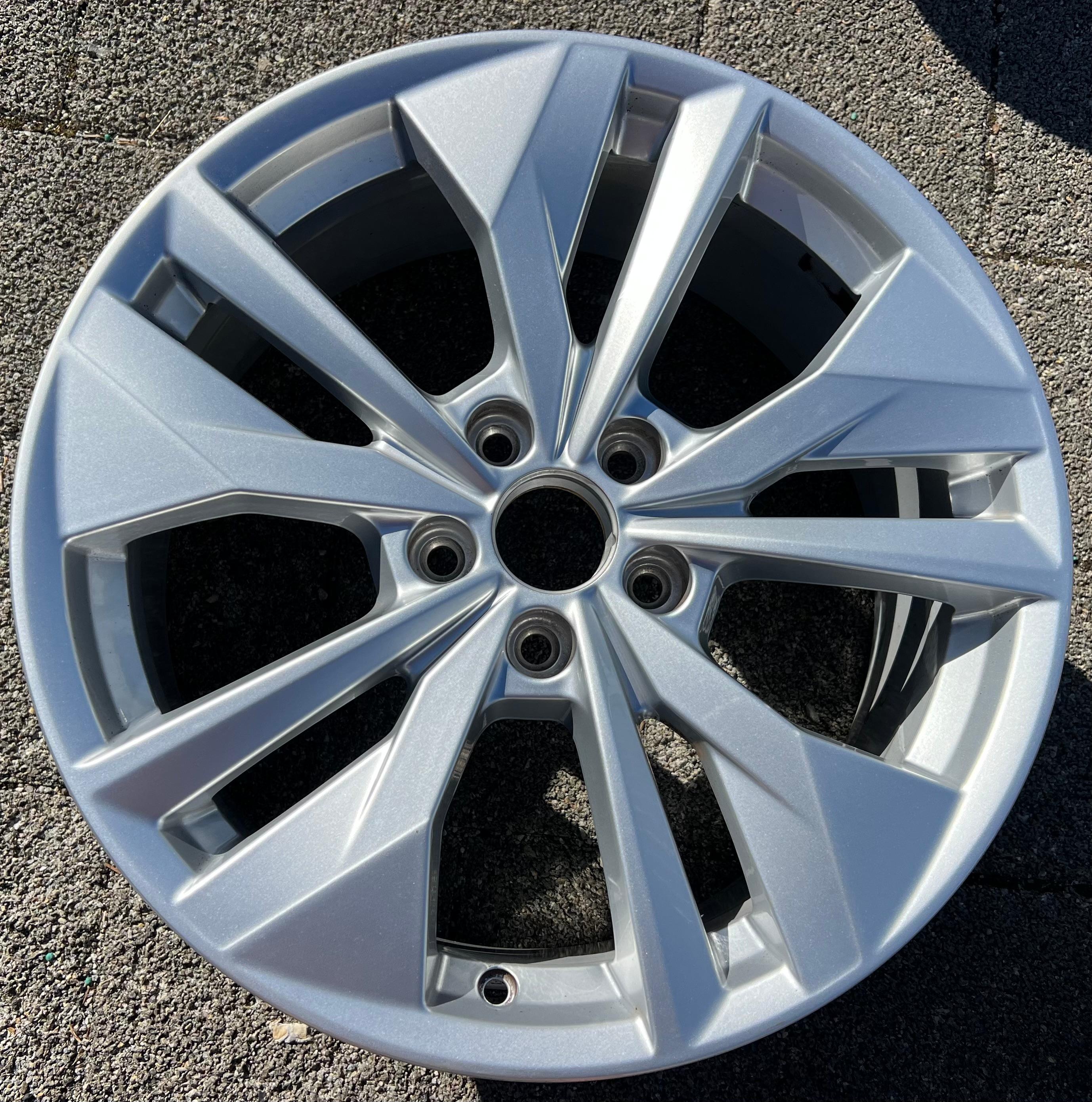 1 X ORIGINAL 18" ALUFELGE AUDI A3 S3 8Y 8Y0601025AC 7,5x18 ET42 FREIHAUS