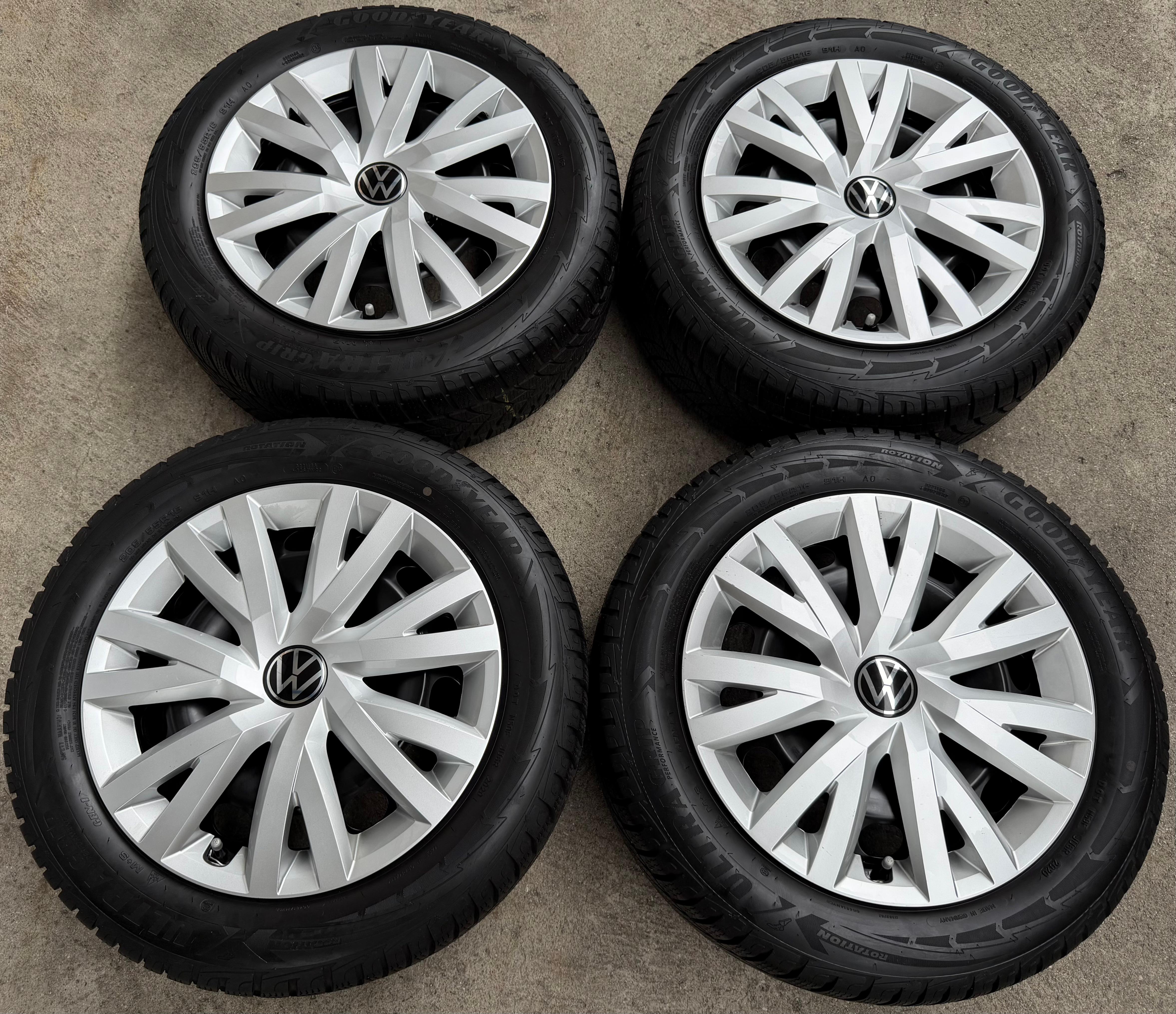 4 WINTERRÄDER VW GOLF 7 AUDI A3 8V SEAT LEON 5F SKODA OCTAVIA 5E 205/55R16 91H 5Q0601027BQ