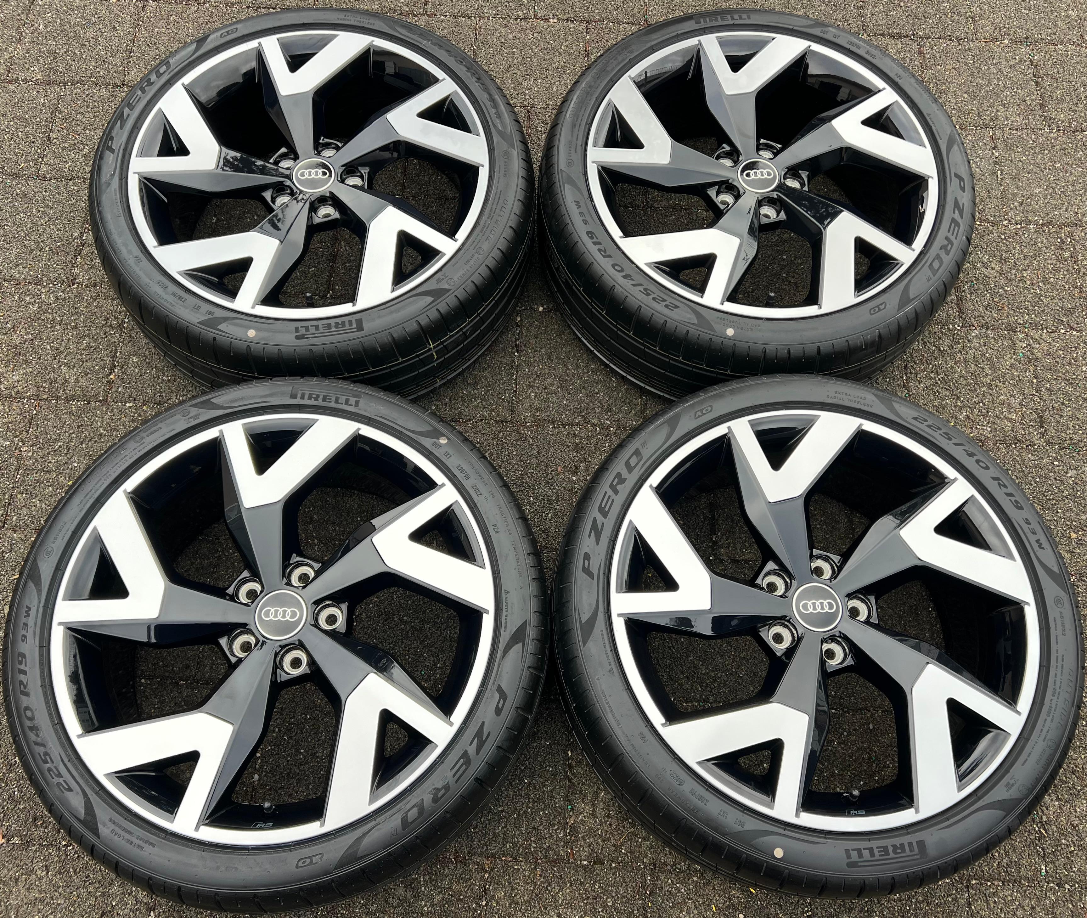 4 RUEDAS DE VERANO ORIGINALES DE ALEACIÓN DE 19" AUDI A3 S3 8Y ALLSTREET 8Y0601025AE 225/40R19 92W PIRELLI NUEVAS