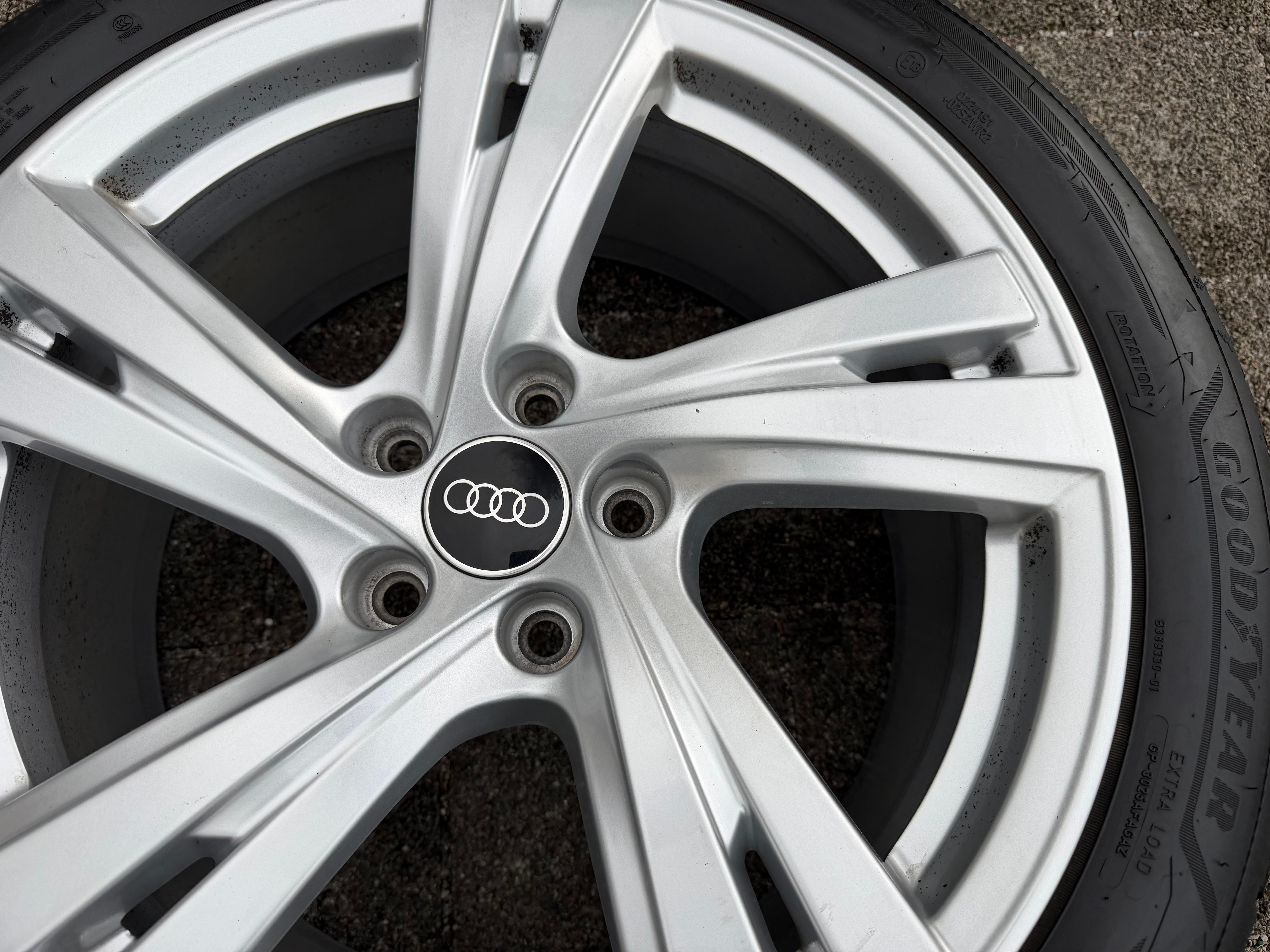 4 RUEDAS DE ALEACIÓN ORIGINALES DE INVIERNO DE 18" AUDI A5 S5 FU2 B10 8B3601025C 235/45R18 98H 2024