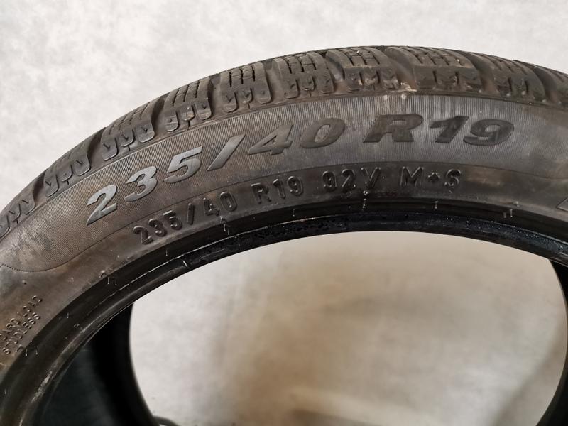 2 x 235/40R19 92V 2 x 295/35R19 100V Neumáticos de invierno Pirelli Sottozero 2 N0 5mm 2012