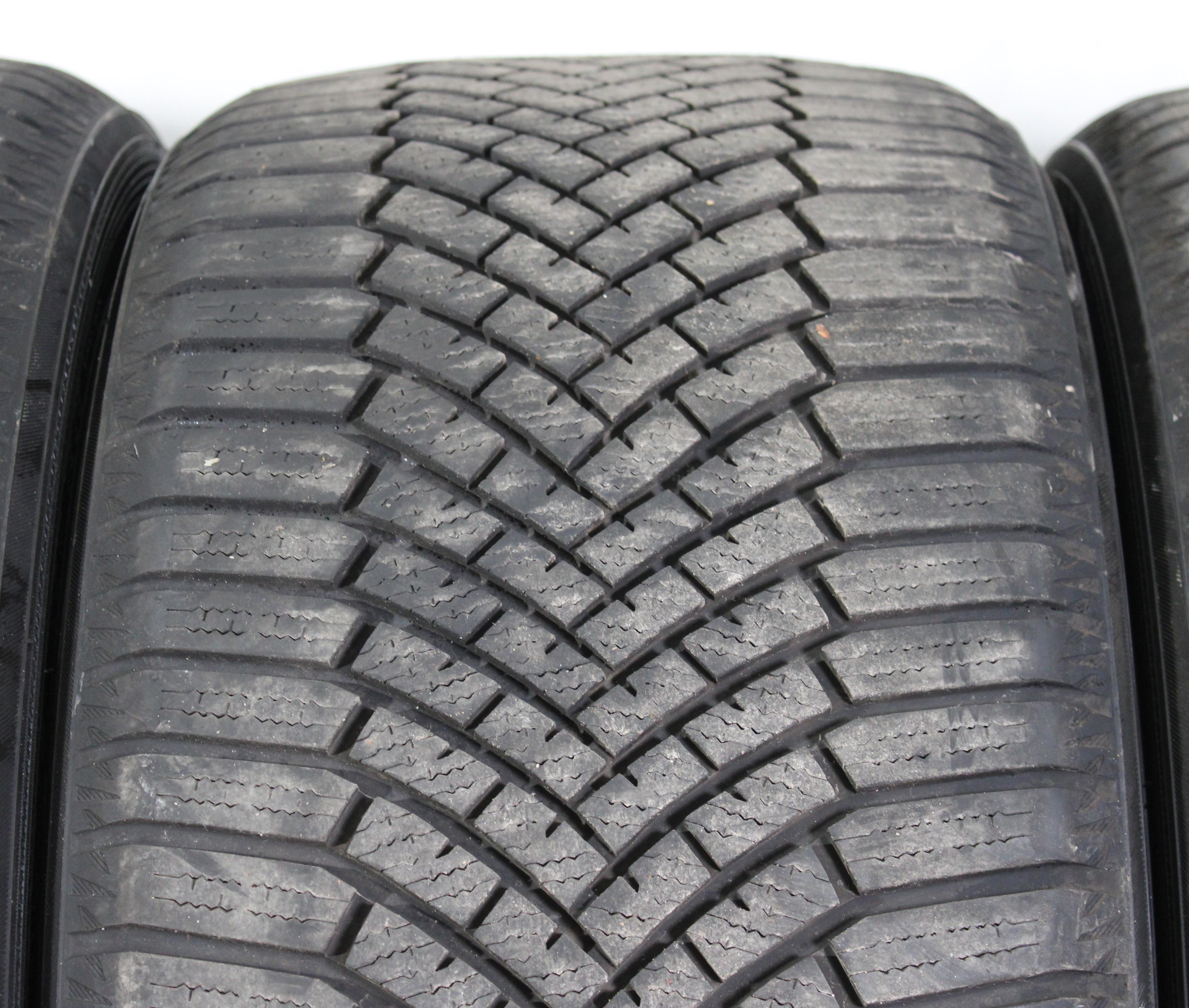 4 x 275/35R21 103W Neumáticos de invierno Yokohama BluEarth Winter V906 7,5 mm 2024 XL