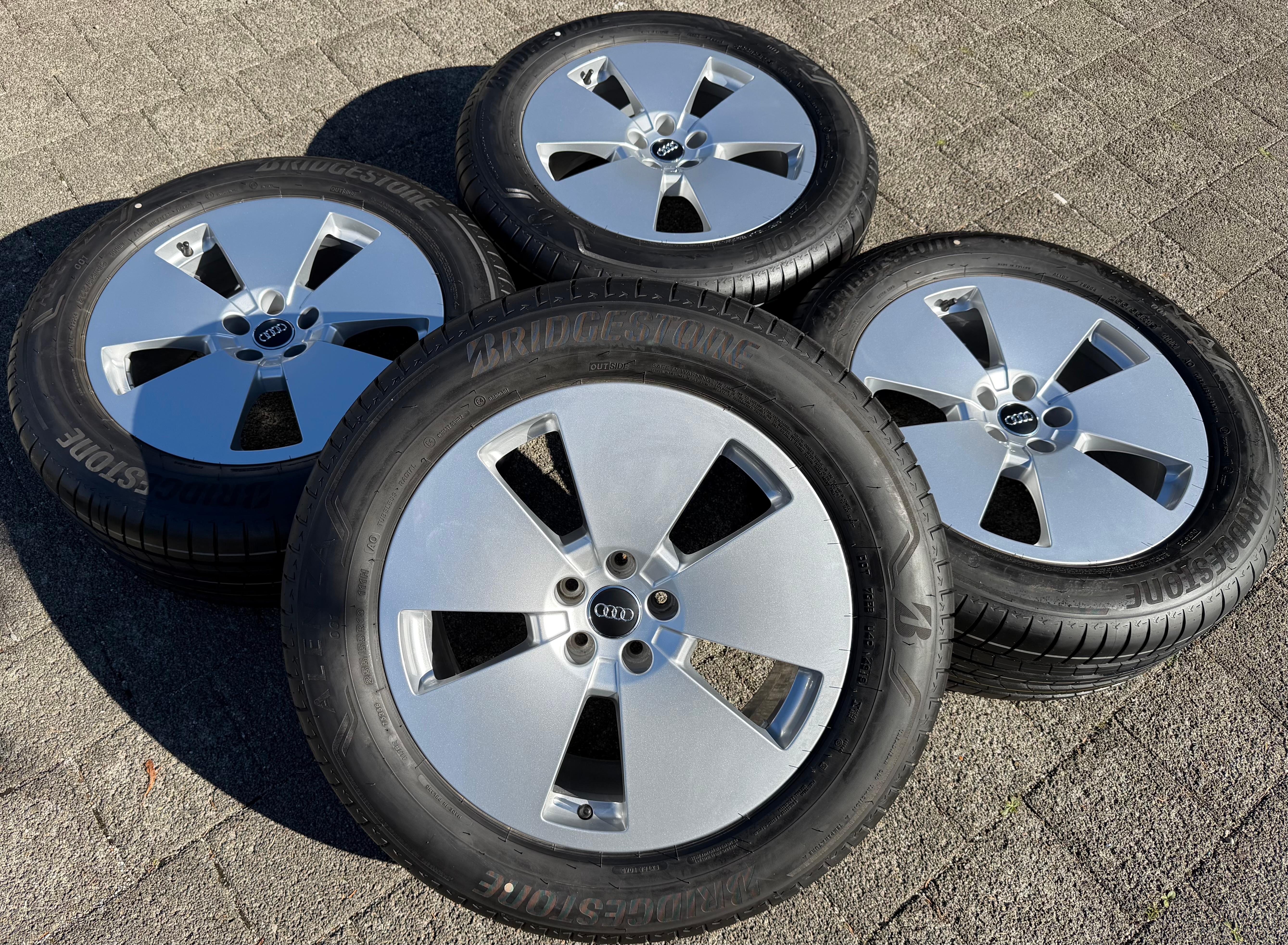4 ruote estive originali in lega da 19" Audi Q8 E-TRON 4KE GEN 4KE601025R Etron