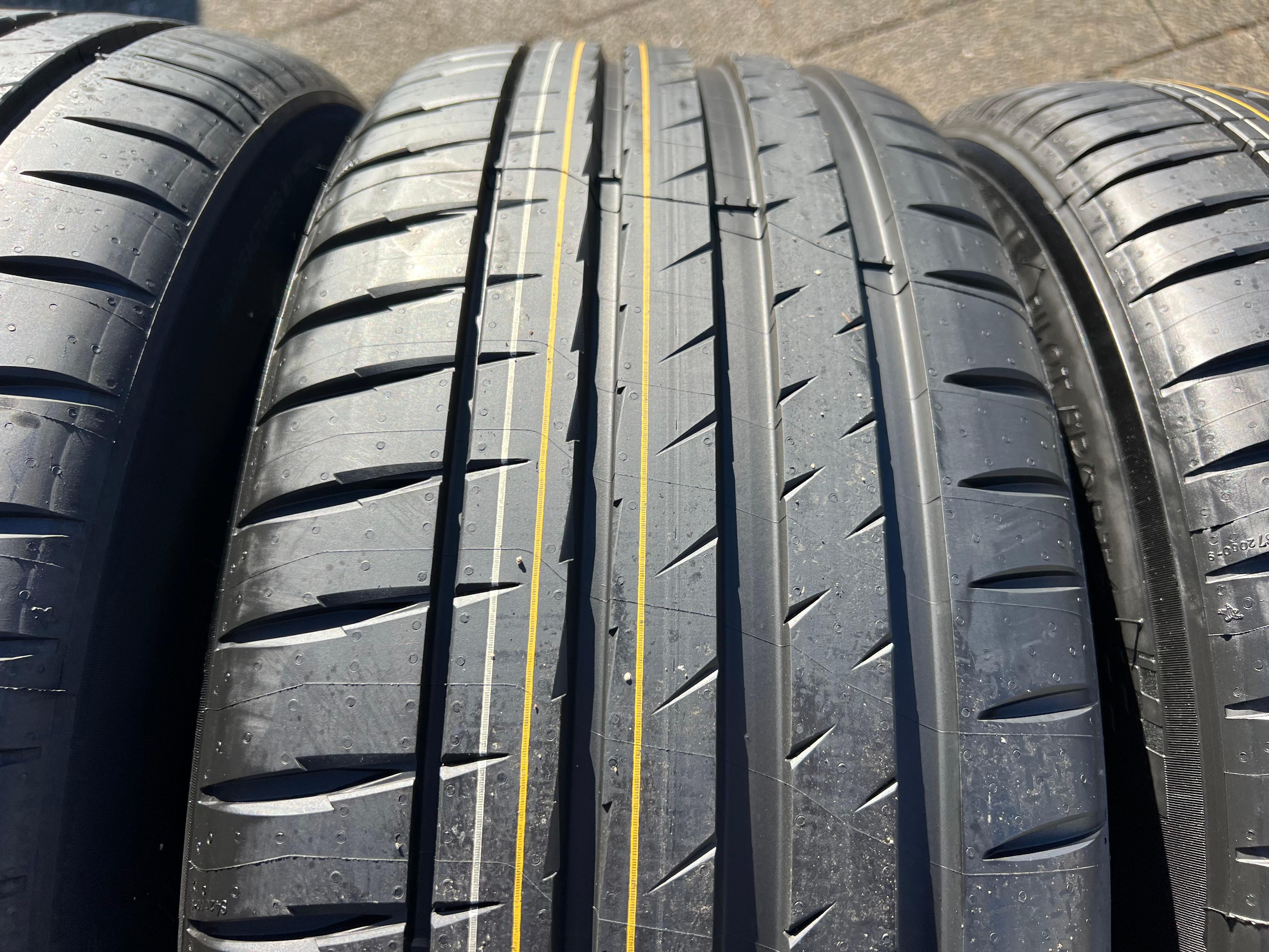 4 RUEDAS DE VERANO ORIGINALES DE ALUMINIO DE 19" AUDI A8 4N 255/45R19 104Y 4N0601025AJ 2022 NUEVAS