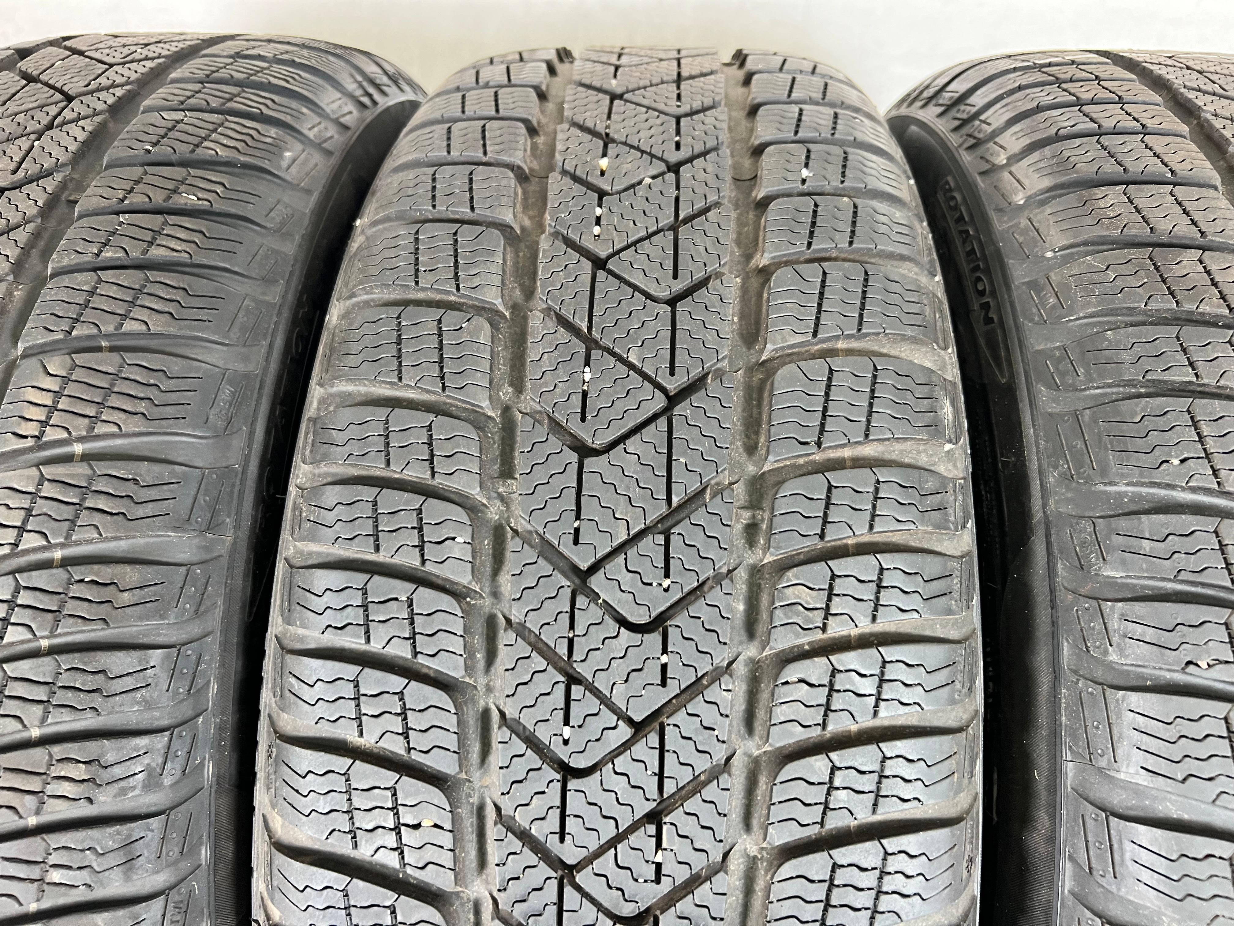 4 x 225/45R19 96V pneumatici invernali Pirelli Sottozero 3 Runflat 2x 7,5mm e 2x 6,5-7mm 2020 *