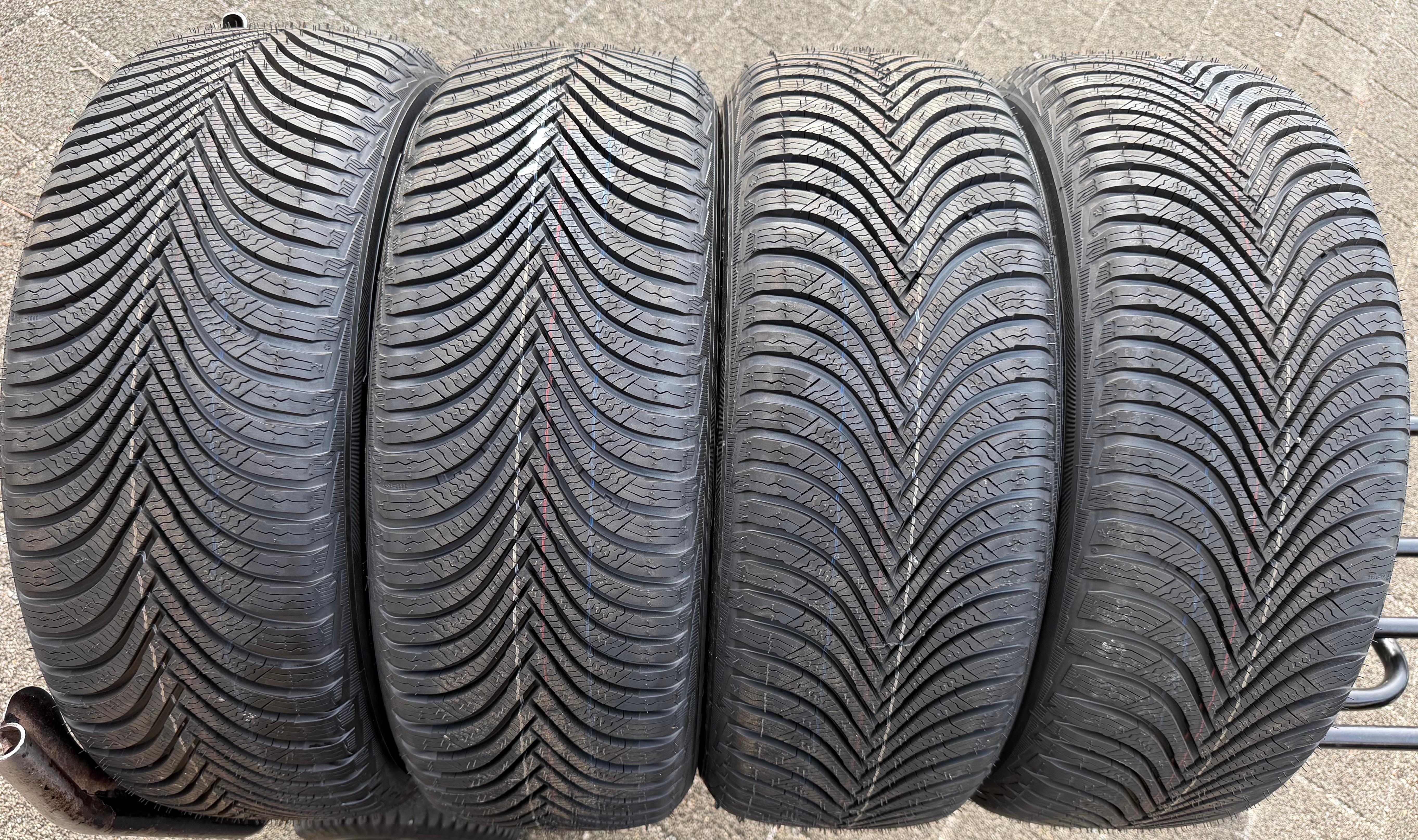 4 Original 17" Alu Winterräder VW T-Roc & Cabrio 2GA601025M Merano 215/55R17 94V Michelin