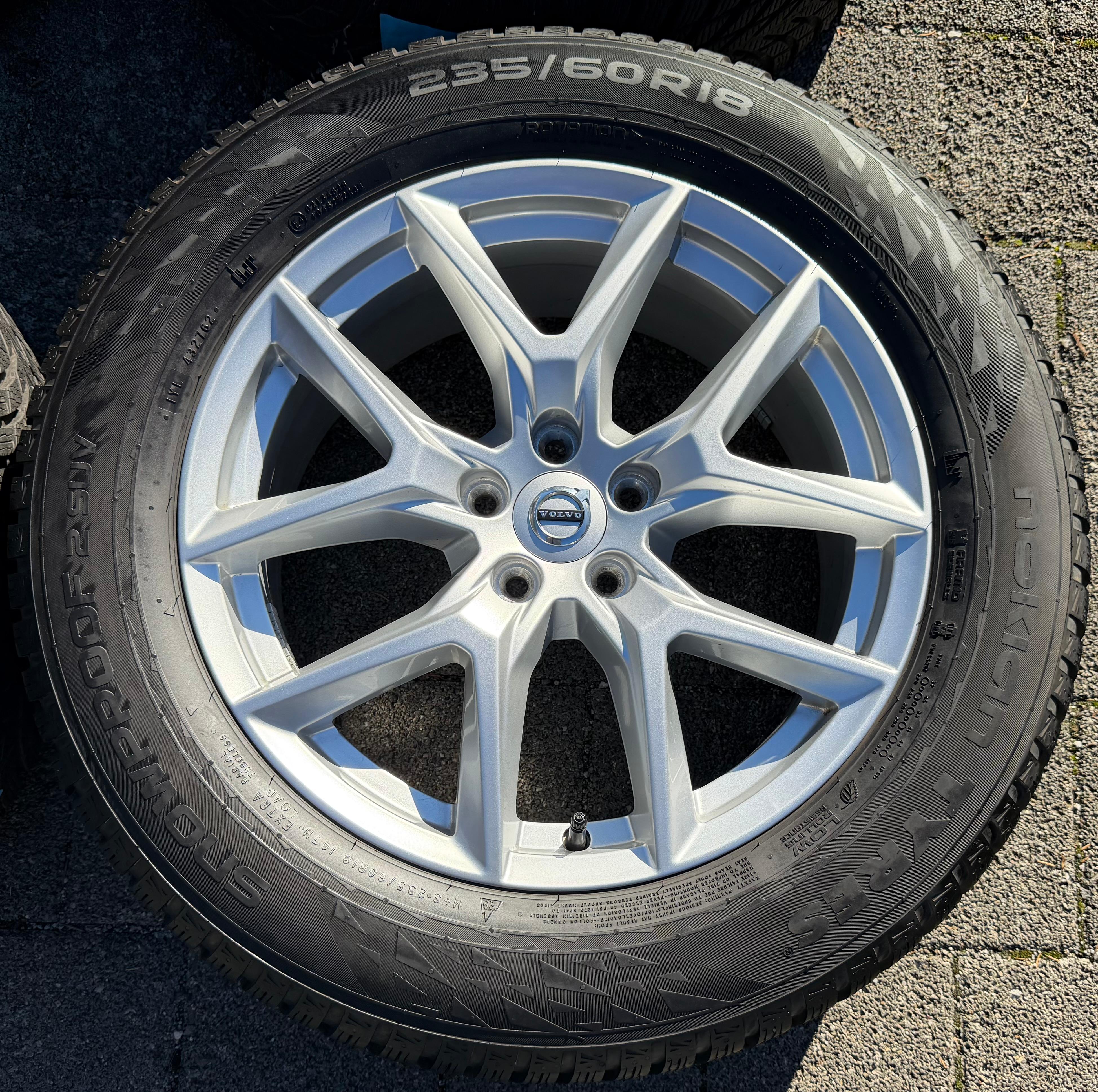 4 ruedas de invierno de aleación originales de 18" Volvo XC60 II 31423851 235/60R18 107H NOKIAN 2025