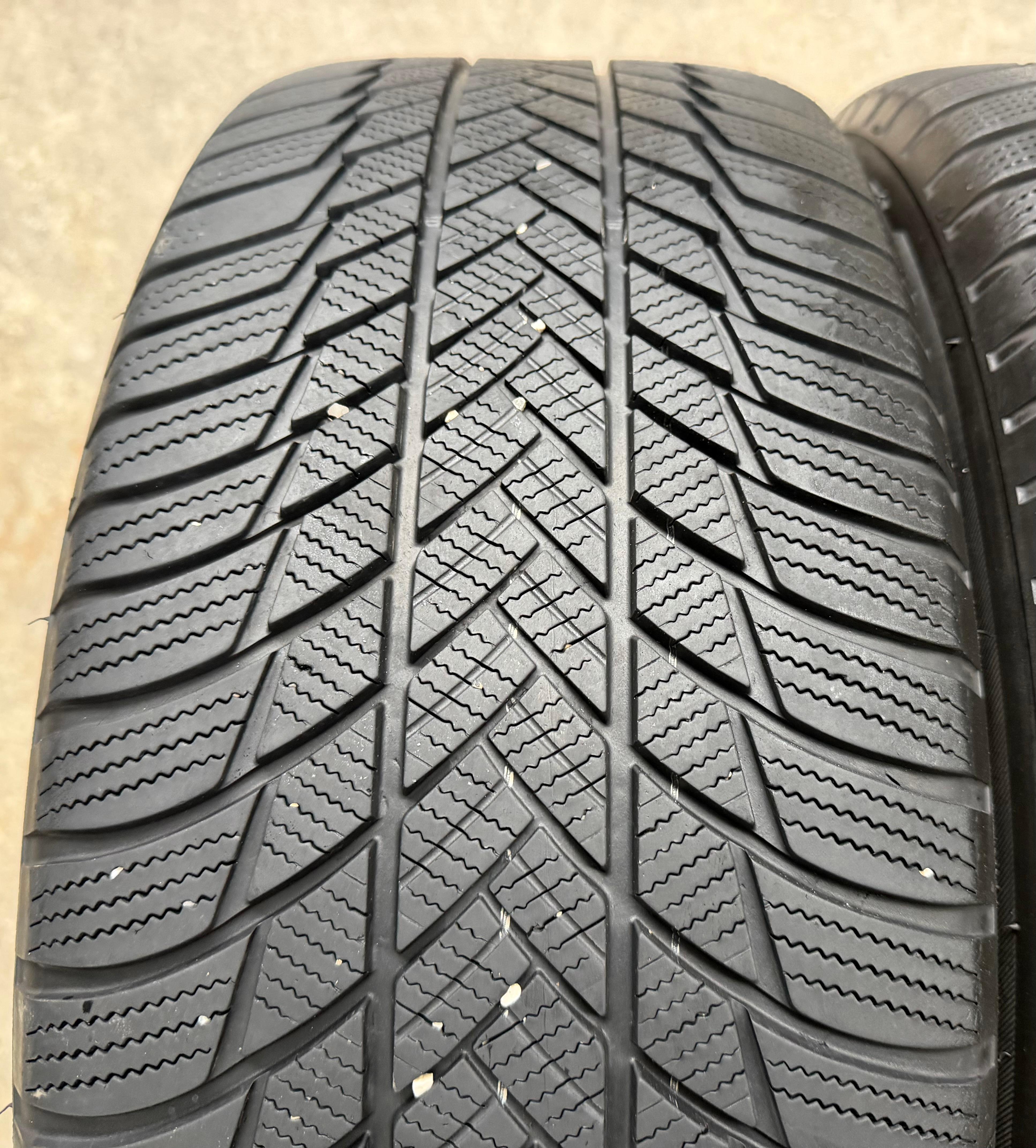 2 x 235/50R19 99H Winterreifen Bridgestone Blizzak LM001 5,5-6mm 2021