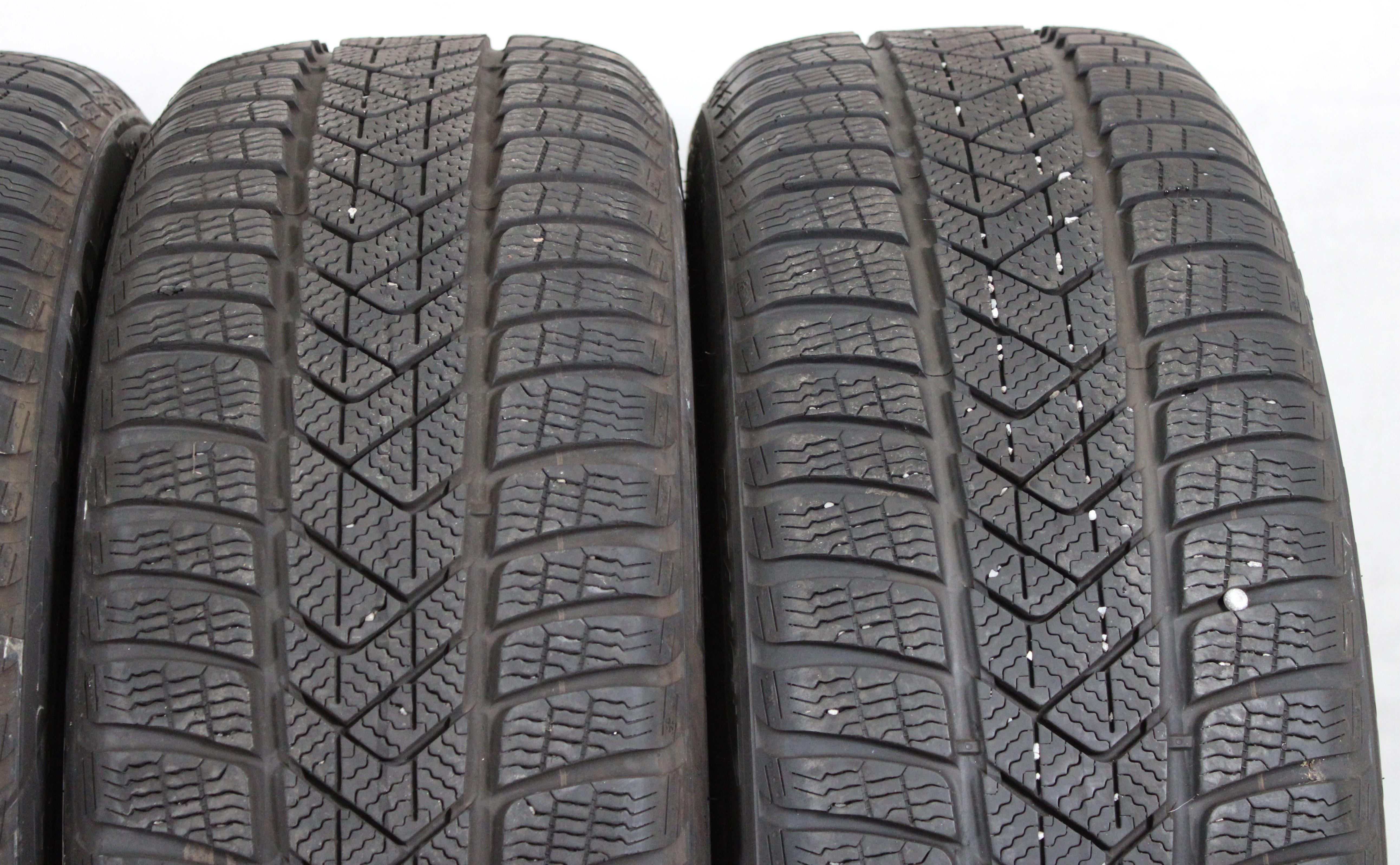 4 x 225/45R19 96V Winterreifen Pirelli Sottozero 3 Runflat 7-7,5mm 3x2019/1x2020 *