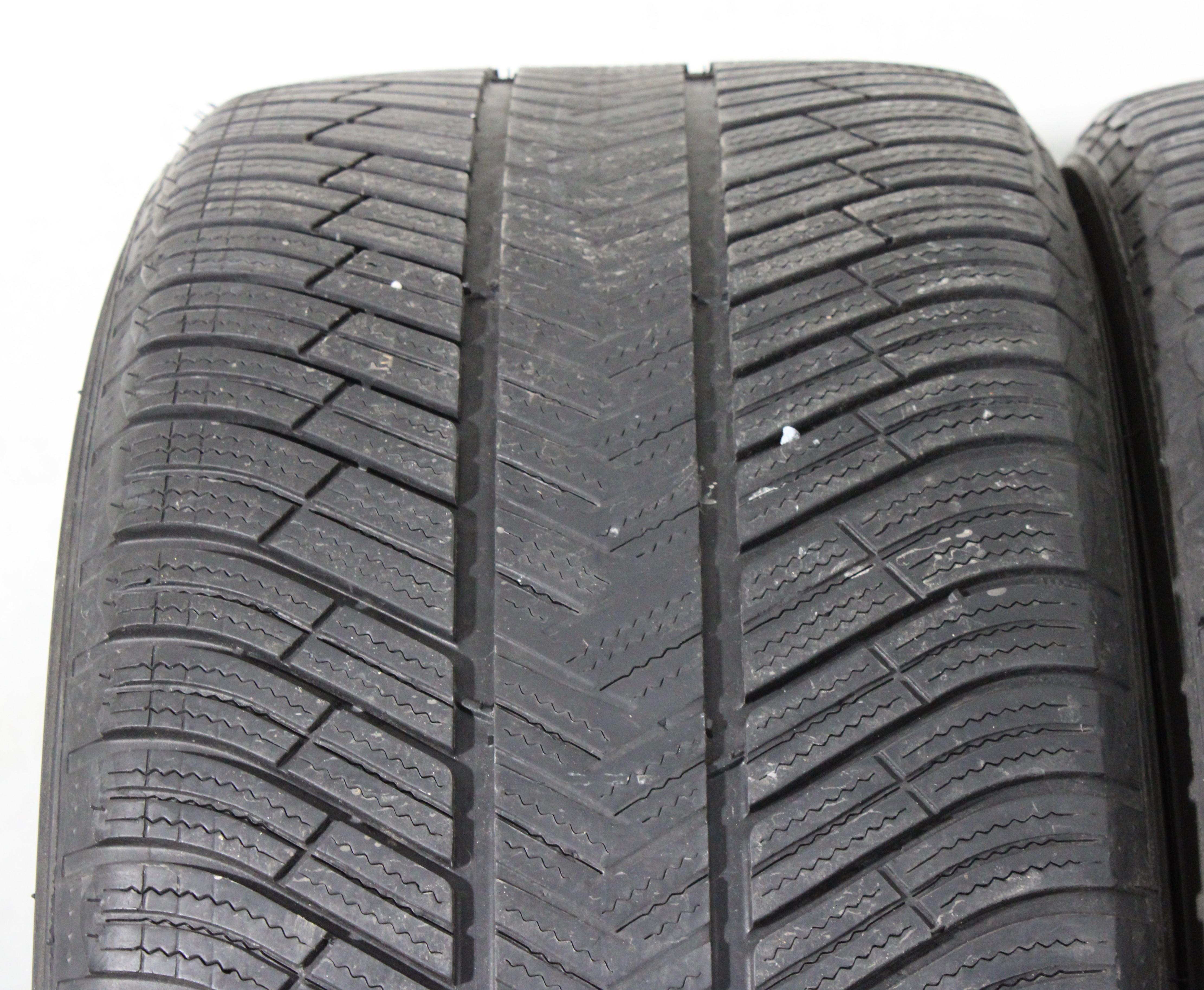 2 x 295/40R20 106V Winterreifen Michelin Latitude Alpin LA2 N0 in der Mitte 4,5-5mm und auf den Schultern 5,5-6mm. 2017
