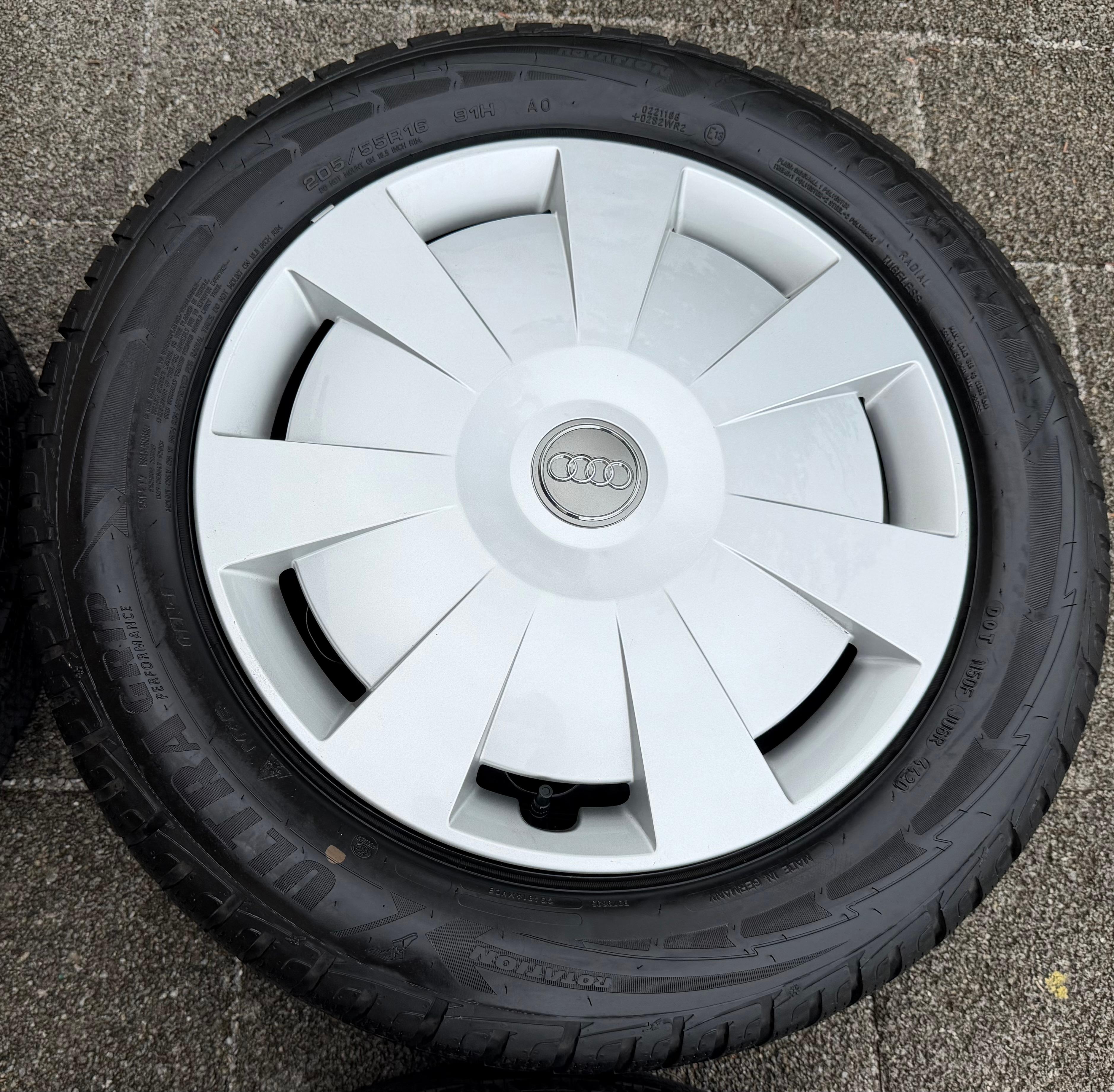 4 Winterräder Audi A3 8V Sportback Cabrio  205/55R16 91H Goodyear 8V0601027A