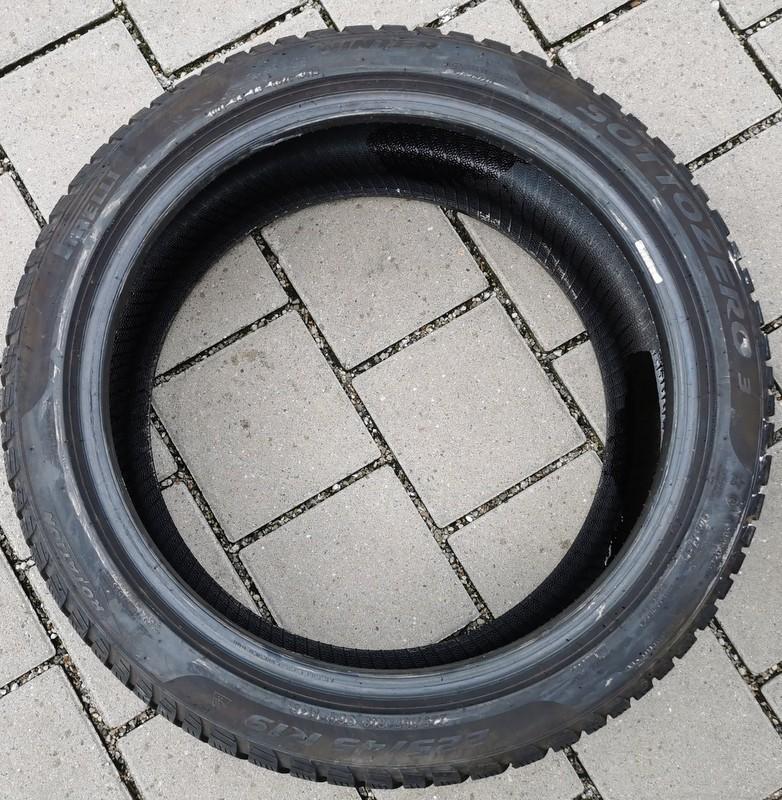 4 x 225/45R19 96V winterbanden Pirelli Sottozero 3 Runflat 2x 6,5-7mm en 2x 6mm 2019/2020